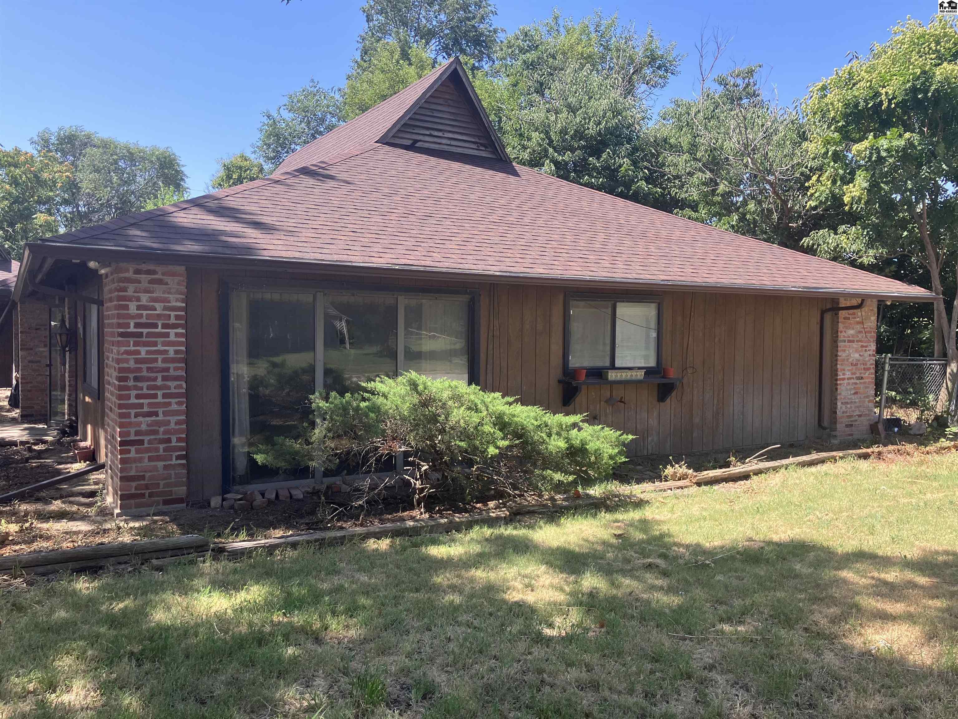 311 N Martin St, Turon, KS 67583