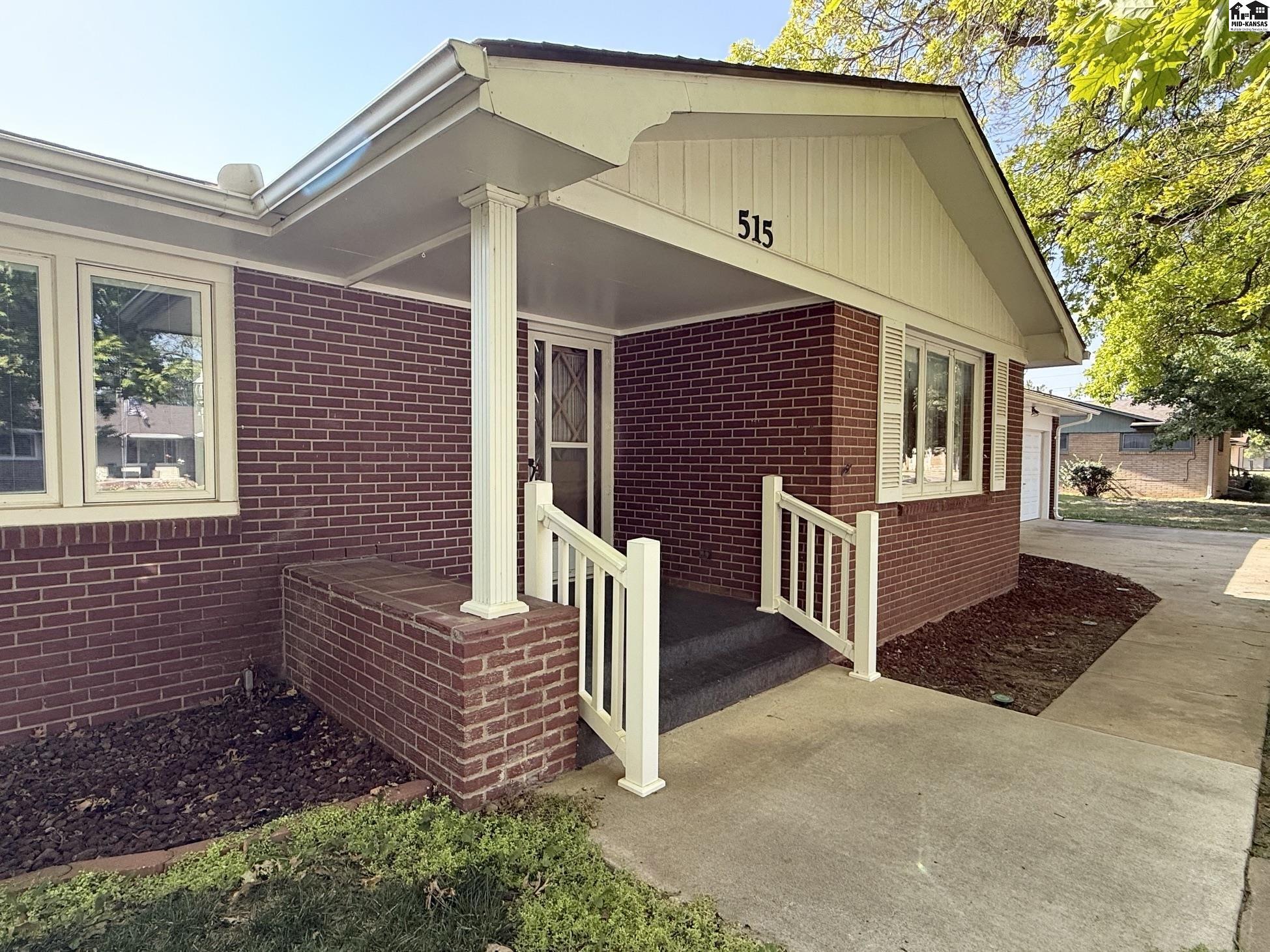 515 S Clark, Lyons, KS 67554