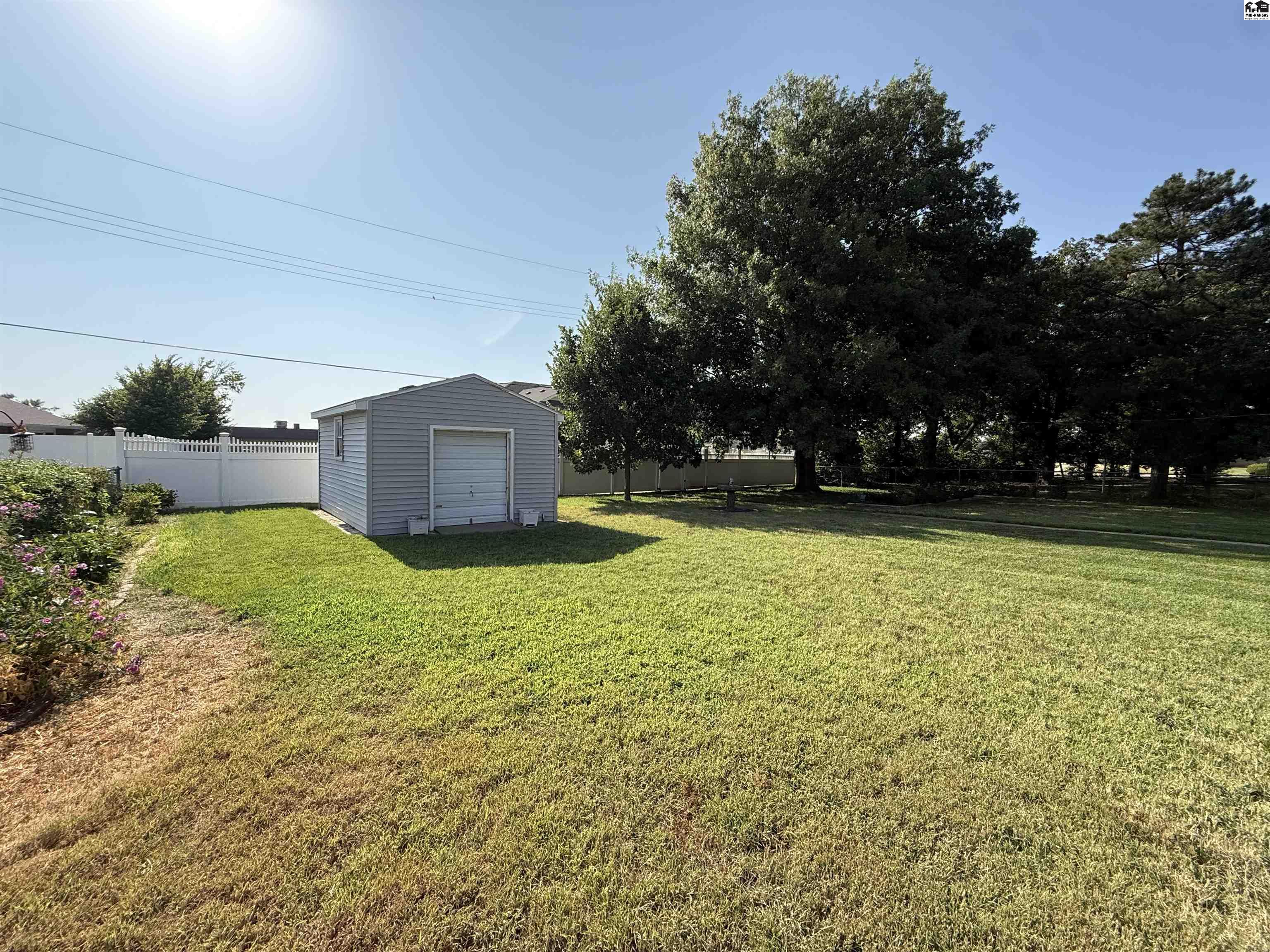 515 S Clark, Lyons, KS 67554