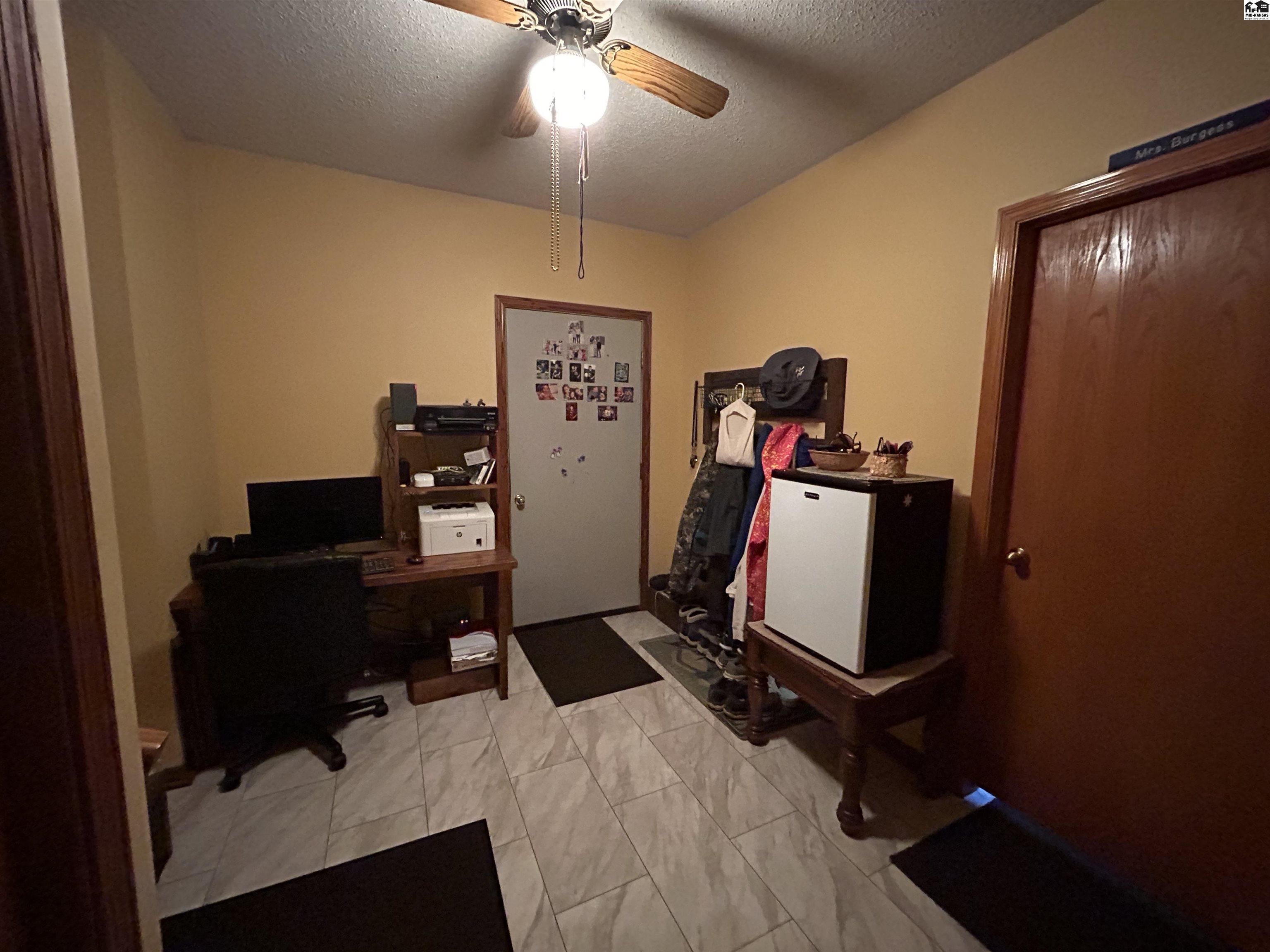 510 W Jay St, Lyons, KS 67554