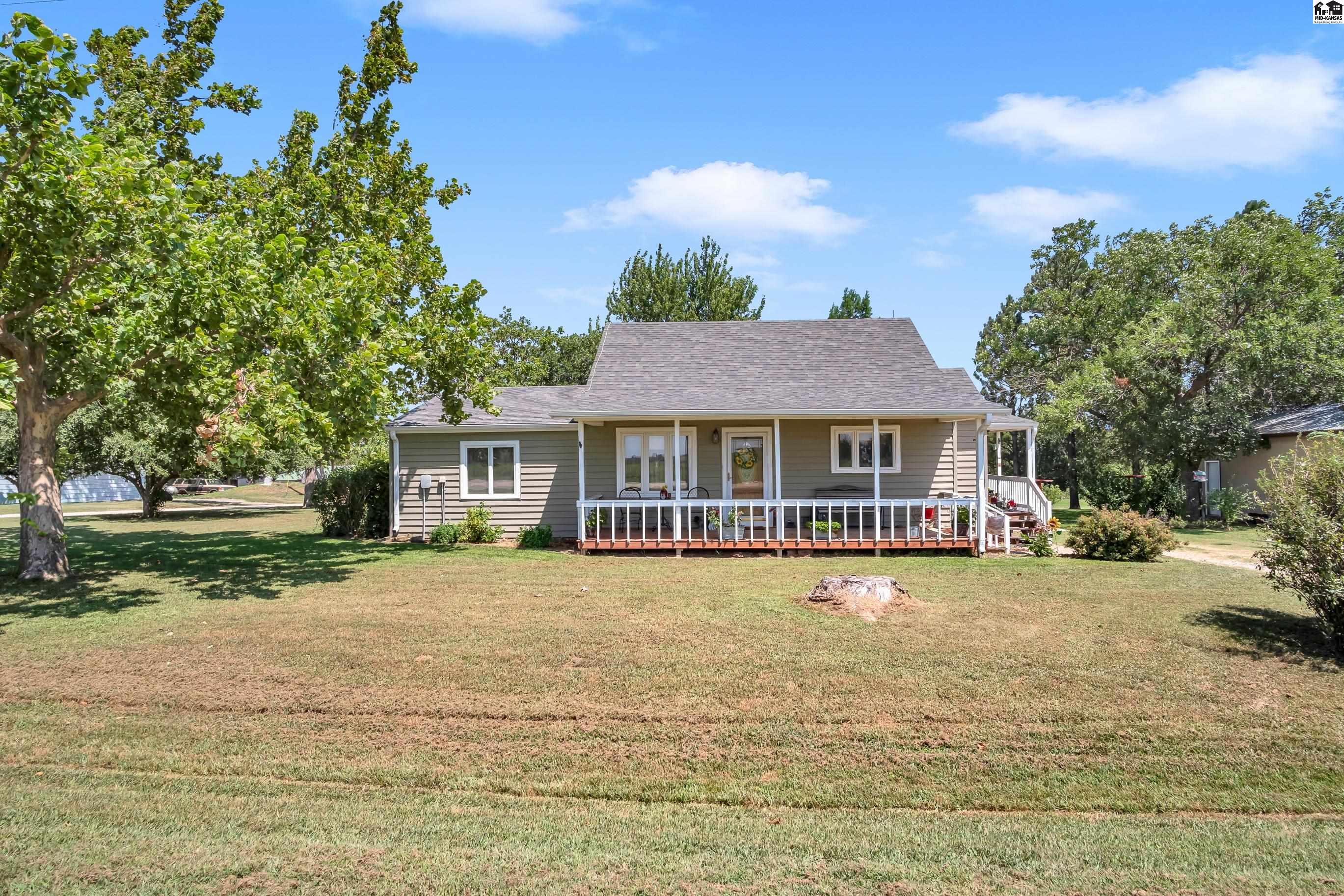 2234 22nd Ave, Galva, KS 67443