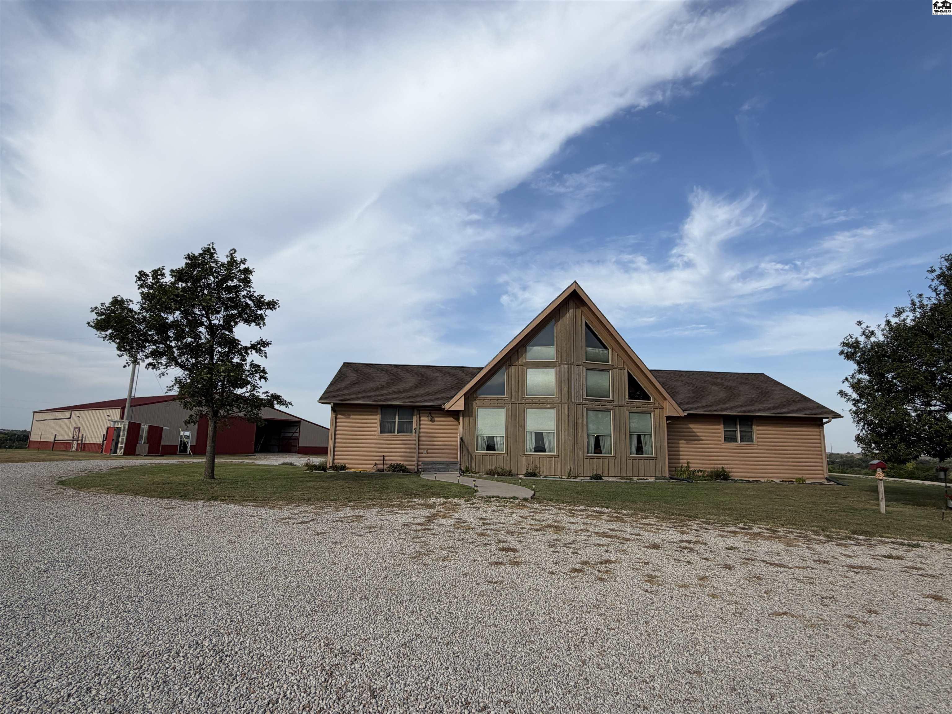 2211 14th Ave, Lindsborg, KS 67456