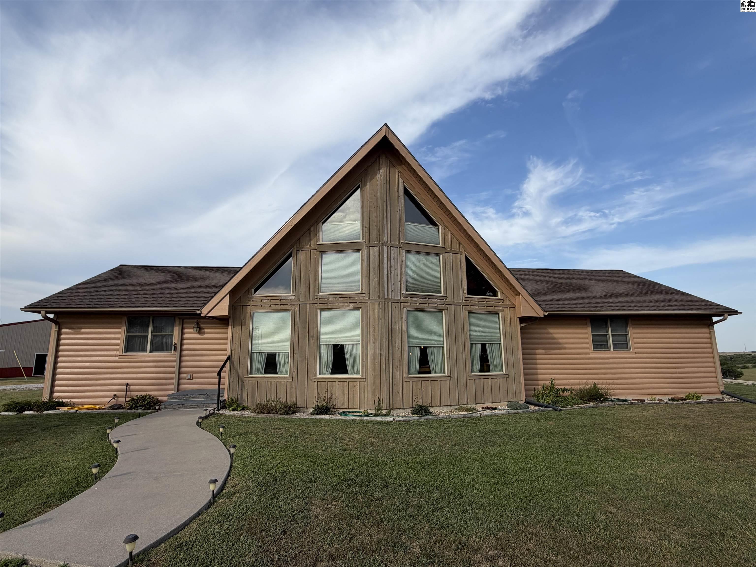 2211 14th Ave, Lindsborg, KS 67456