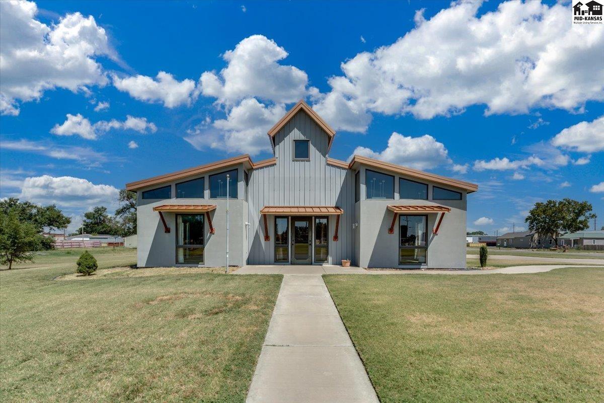 500 N Walnut St, South Hutchinson, KS 67505