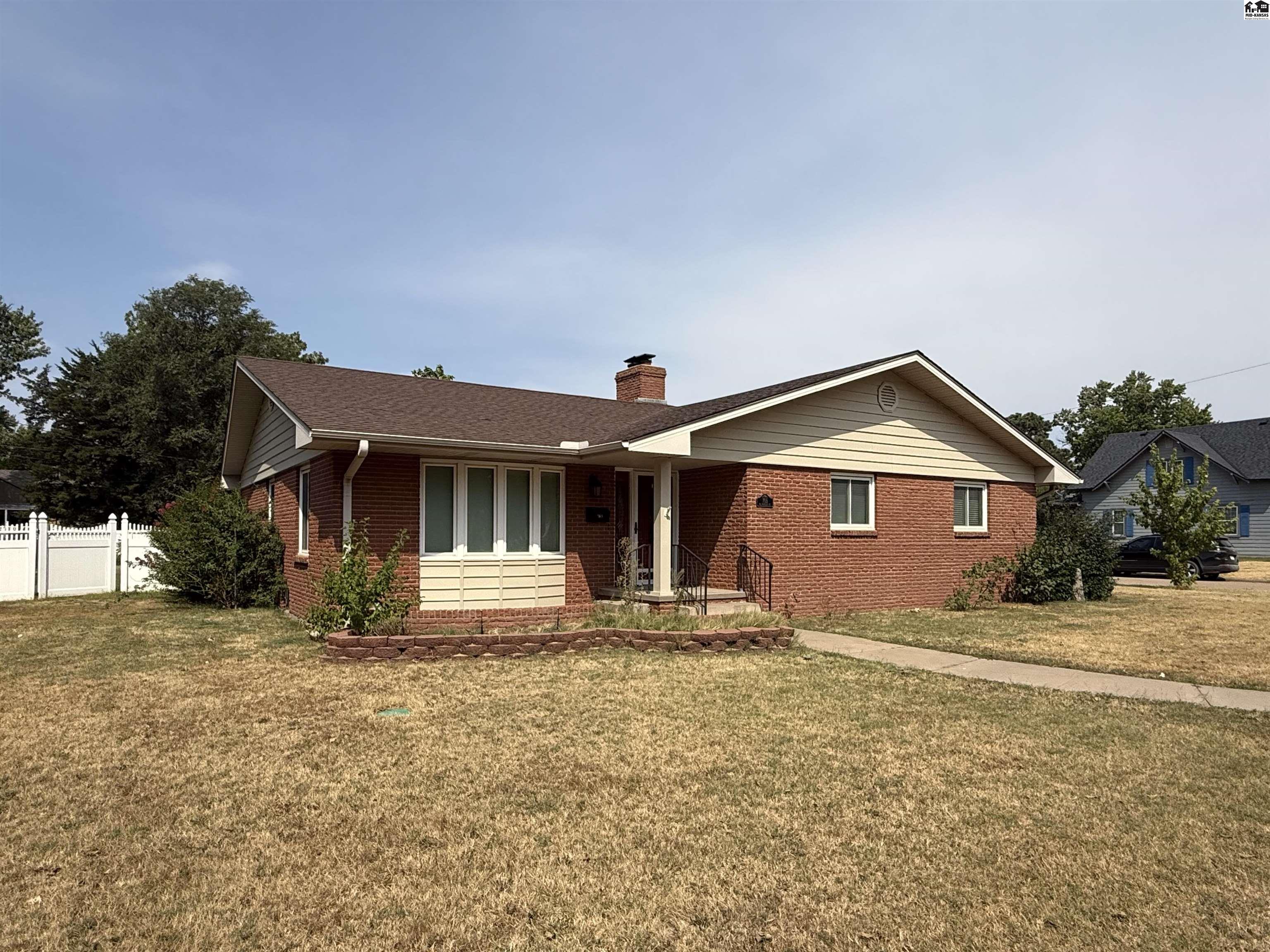 705 S Douglas, Lyons, KS 67554