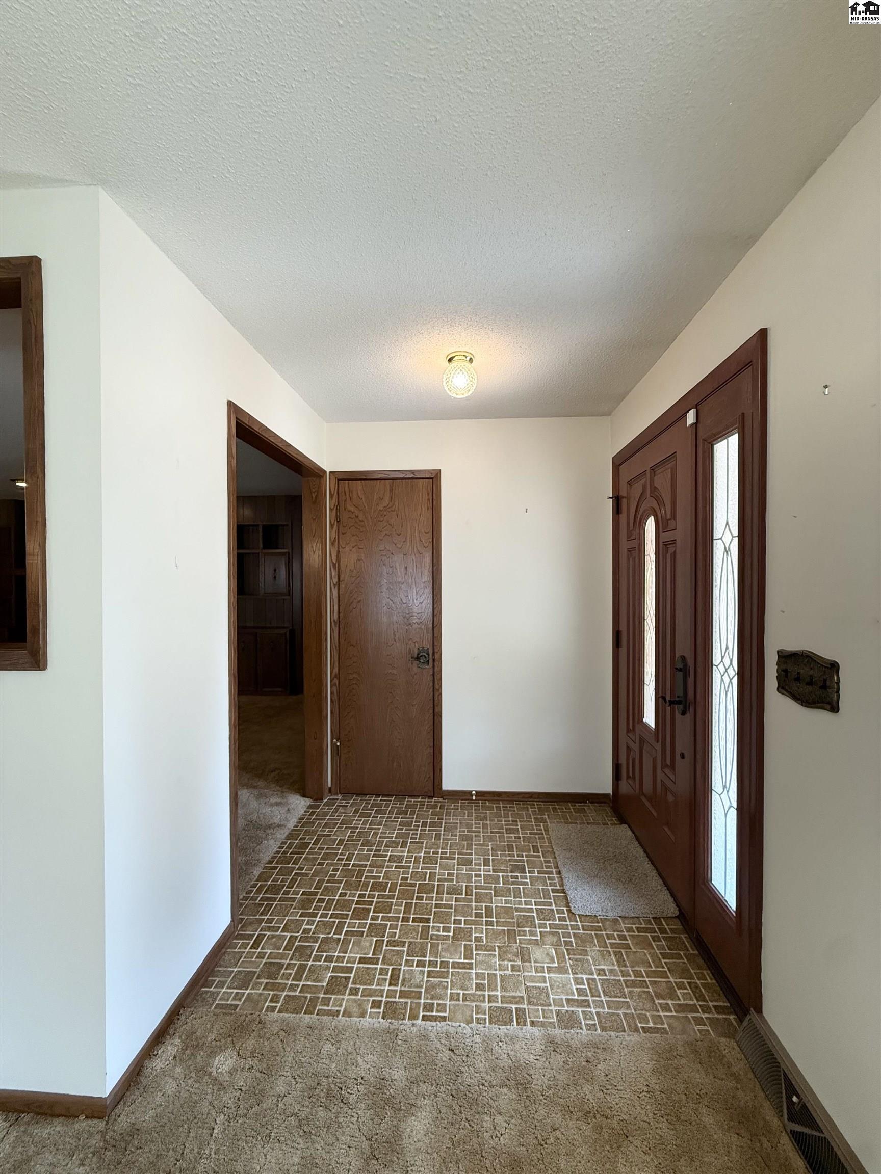 705 S Douglas, Lyons, KS 67554