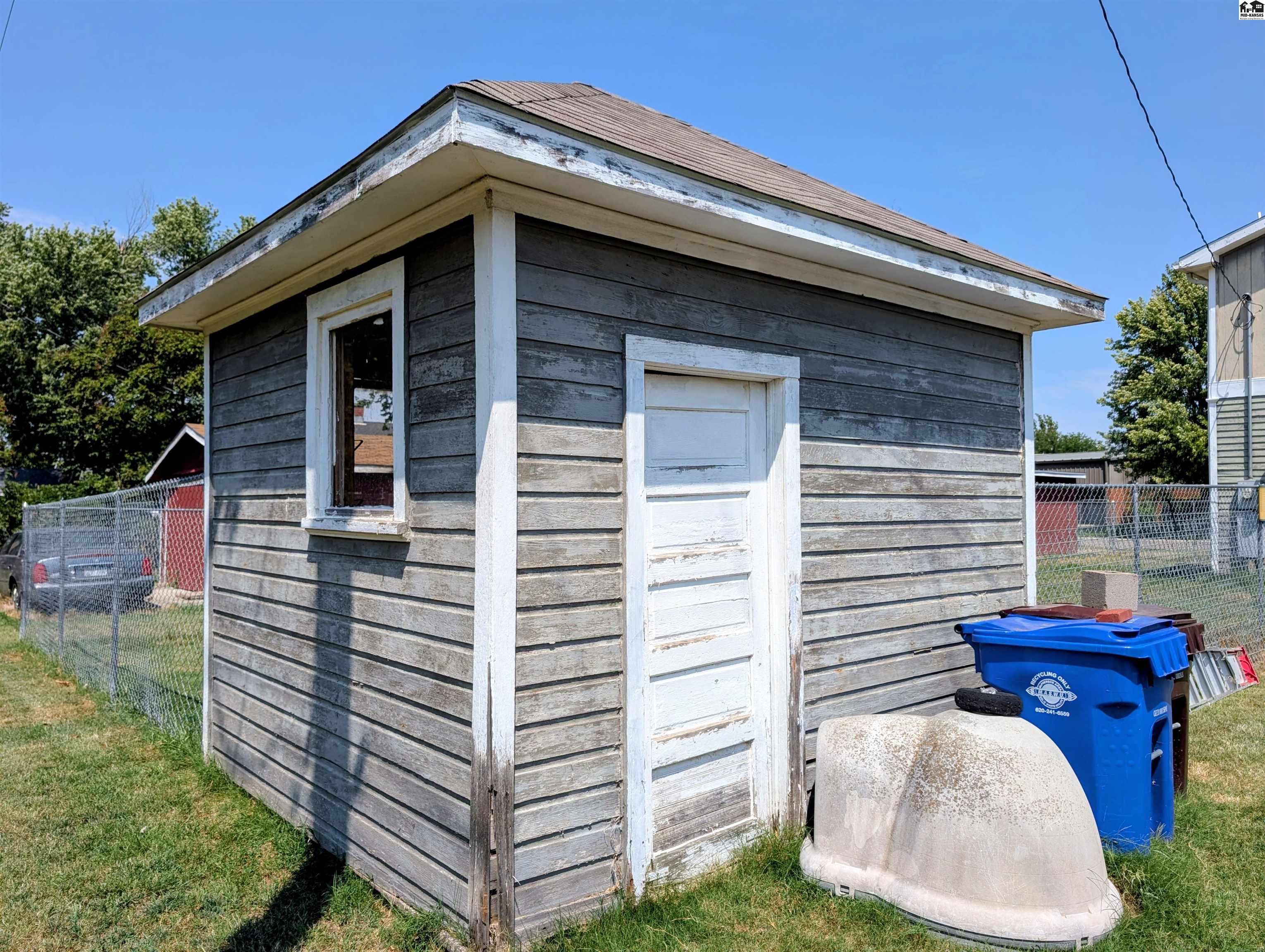303 N Swedonia St, Marquette, KS 67464