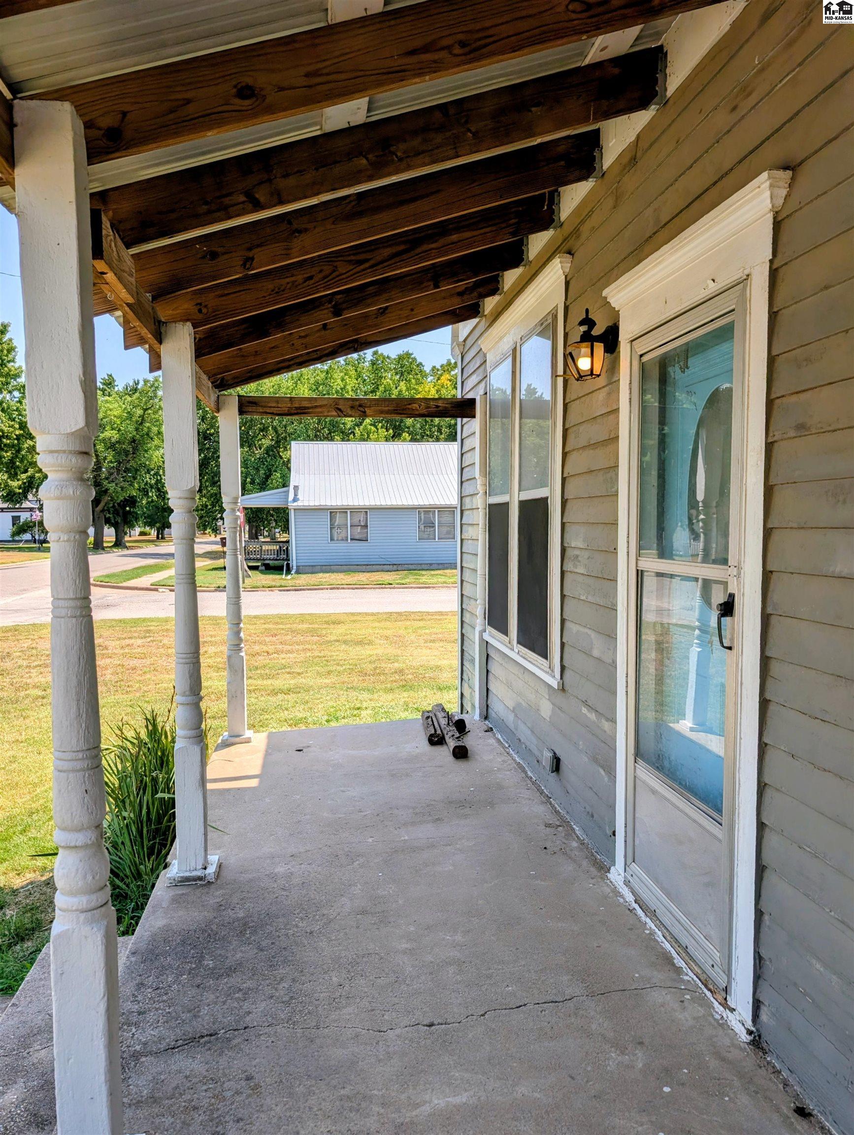 303 N Swedonia St, Marquette, KS 67464