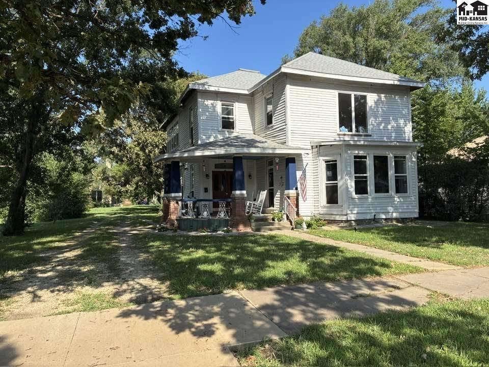609 Main St, Florence, KS 66851