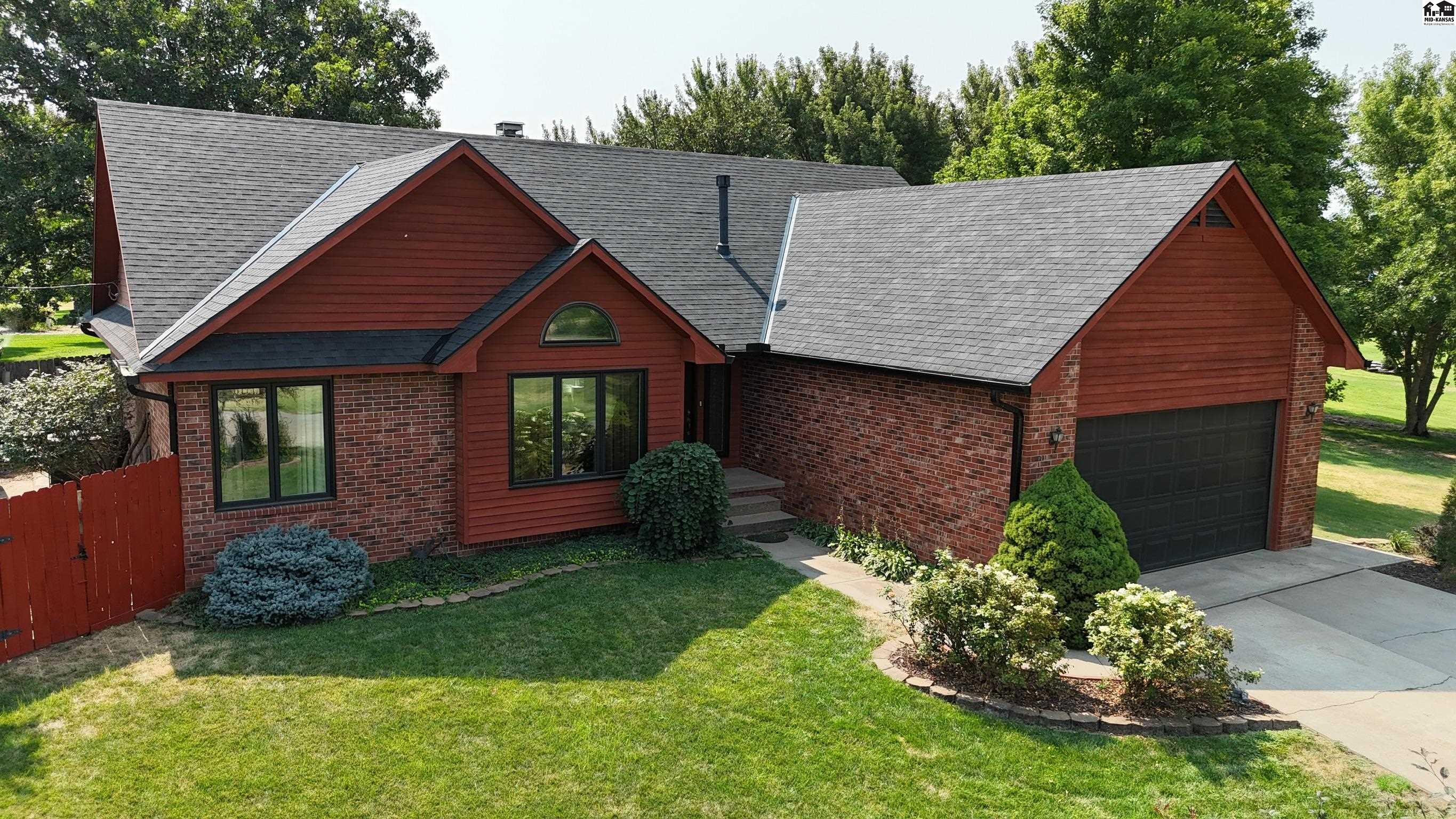 375 Lake Rd, Pratt, KS 67124