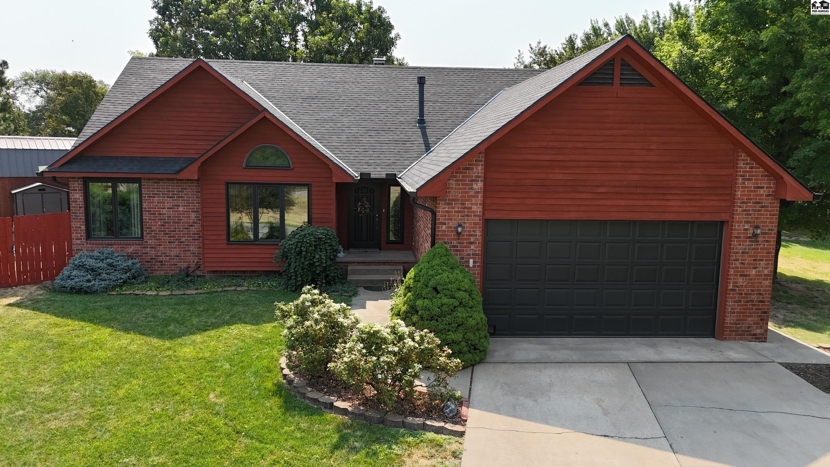 375 Lake Rd, Pratt, KS 67124