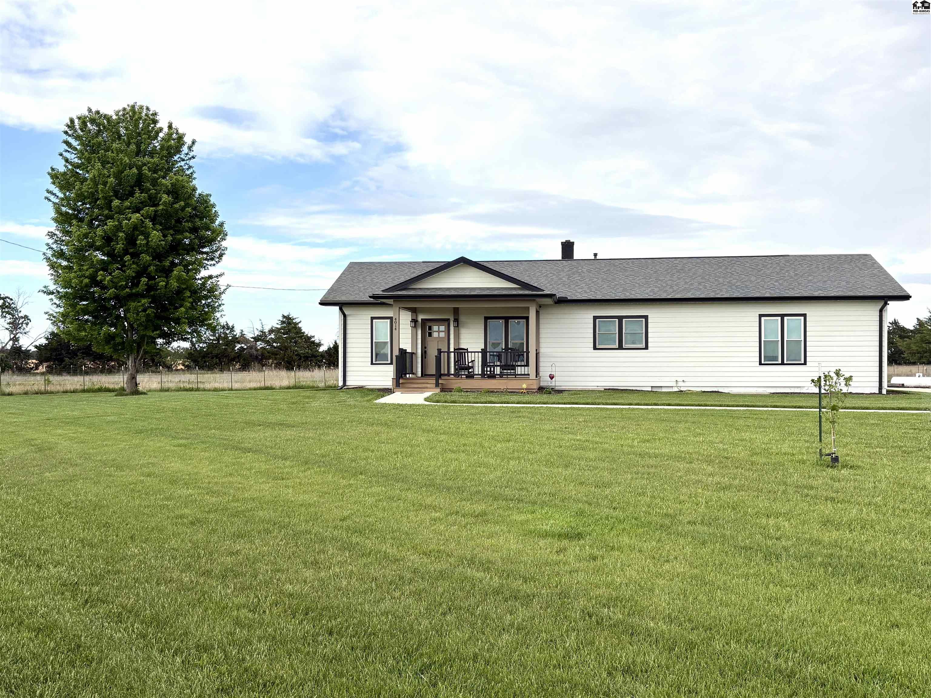 4014 S Herren Rd, Hutchinson, KS 67501
