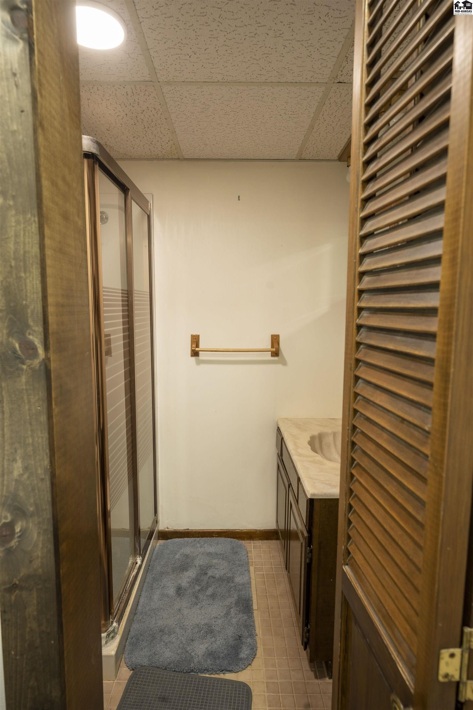 310 Meadowlark Dr, Lyons, KS 67554