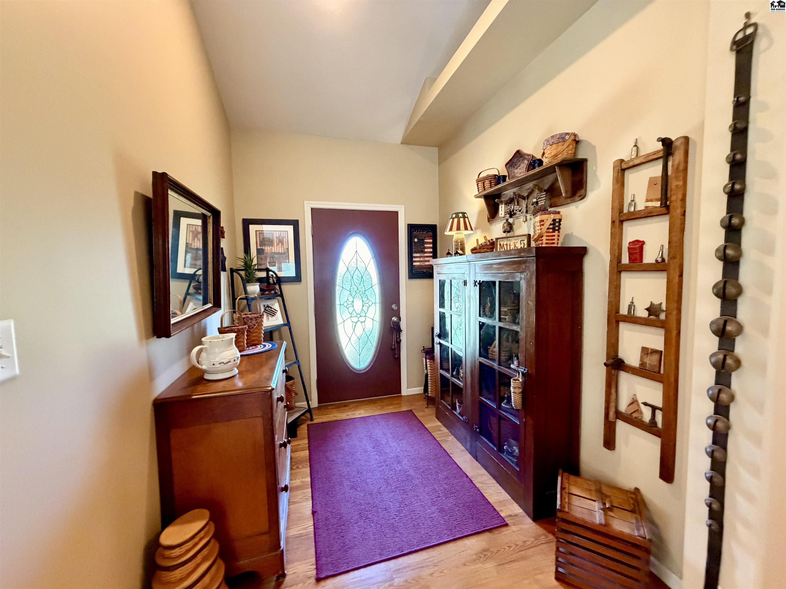 921 W Crazy Horse Rd, Hutchinson, KS 67502