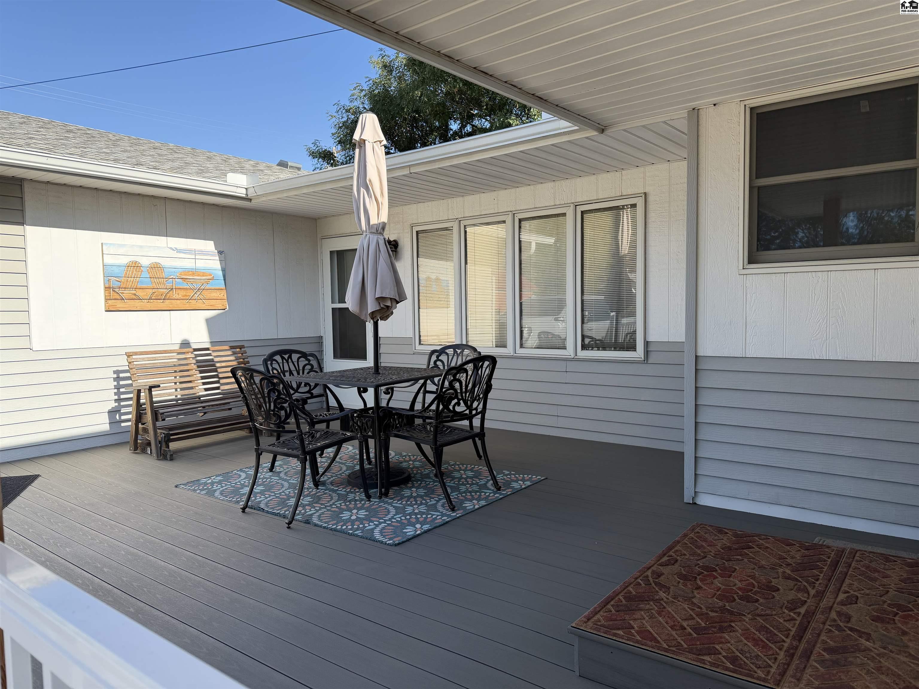 221 S Pine St, Pratt, KS 67124