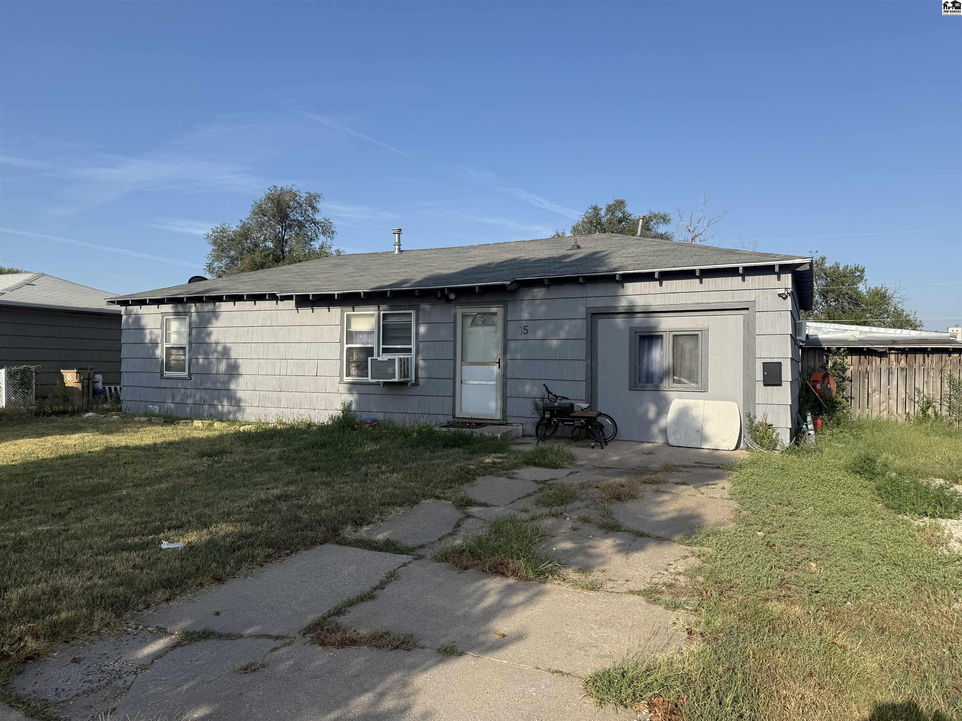 15 N Town St, Hutchinson, KS 67501