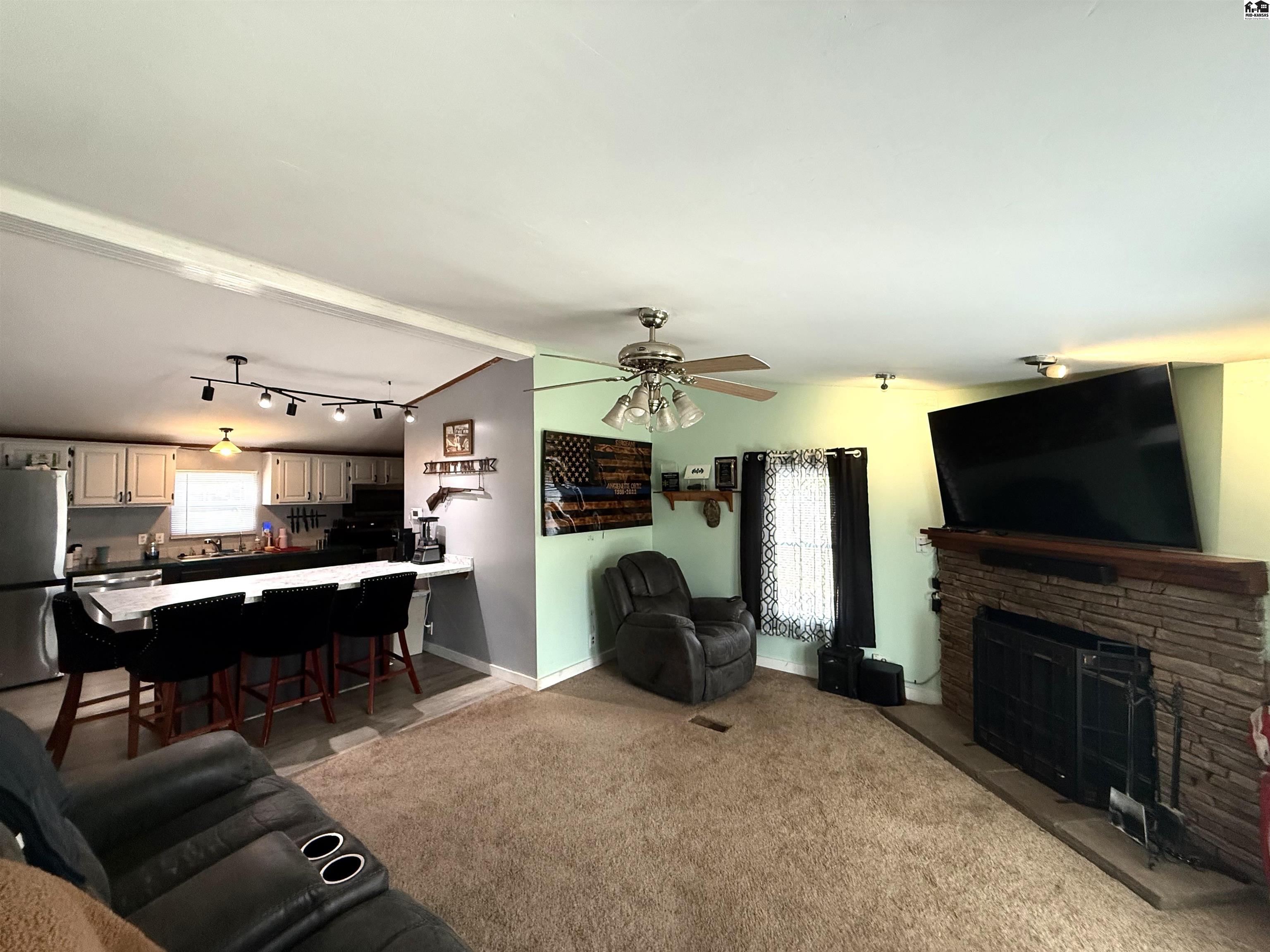 109 E 36th Ave, Hutchinson, KS 67502