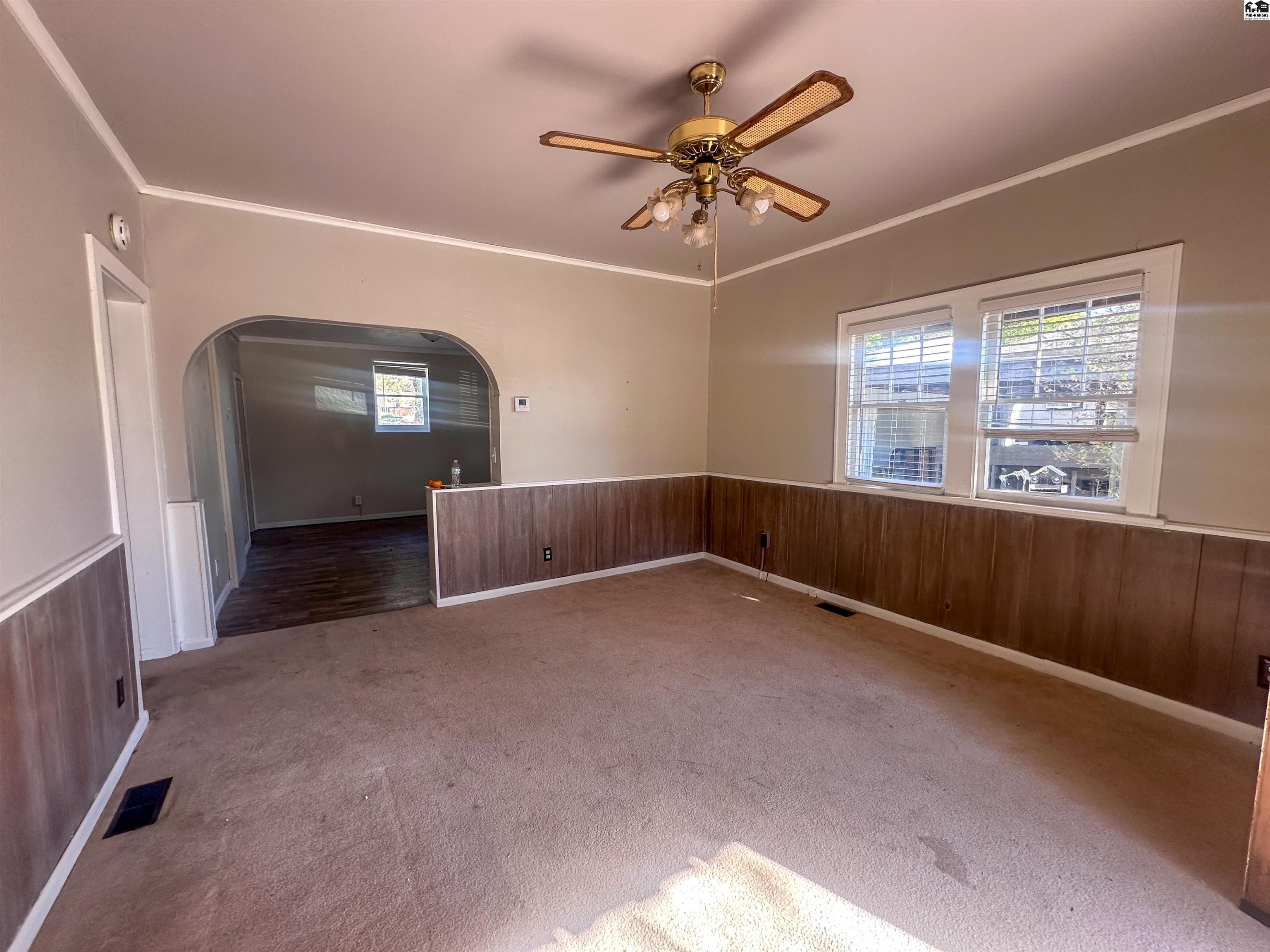 110 N Thompson St, Pratt, KS 67124