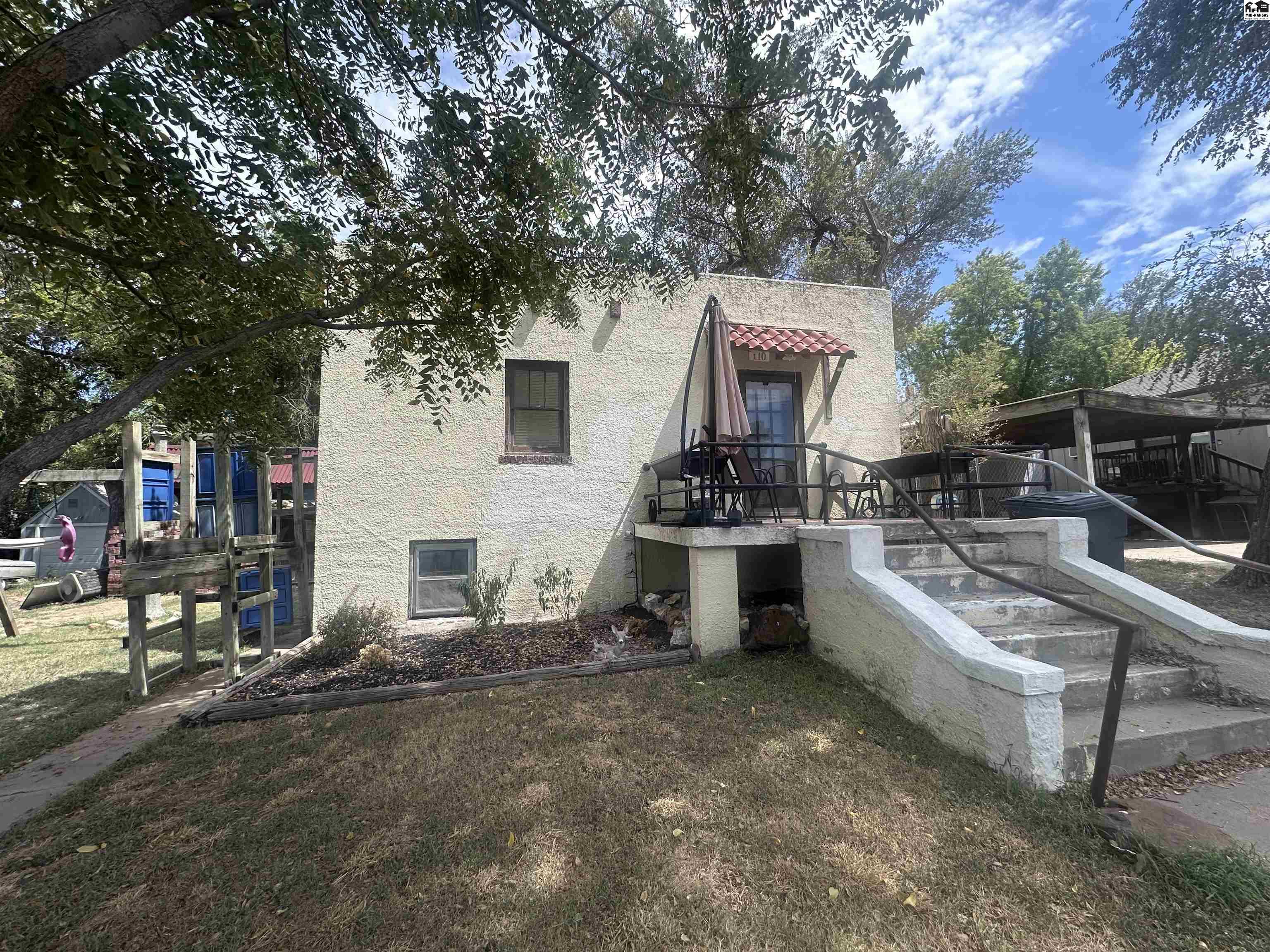 110 N Thompson St, Pratt, KS 67124