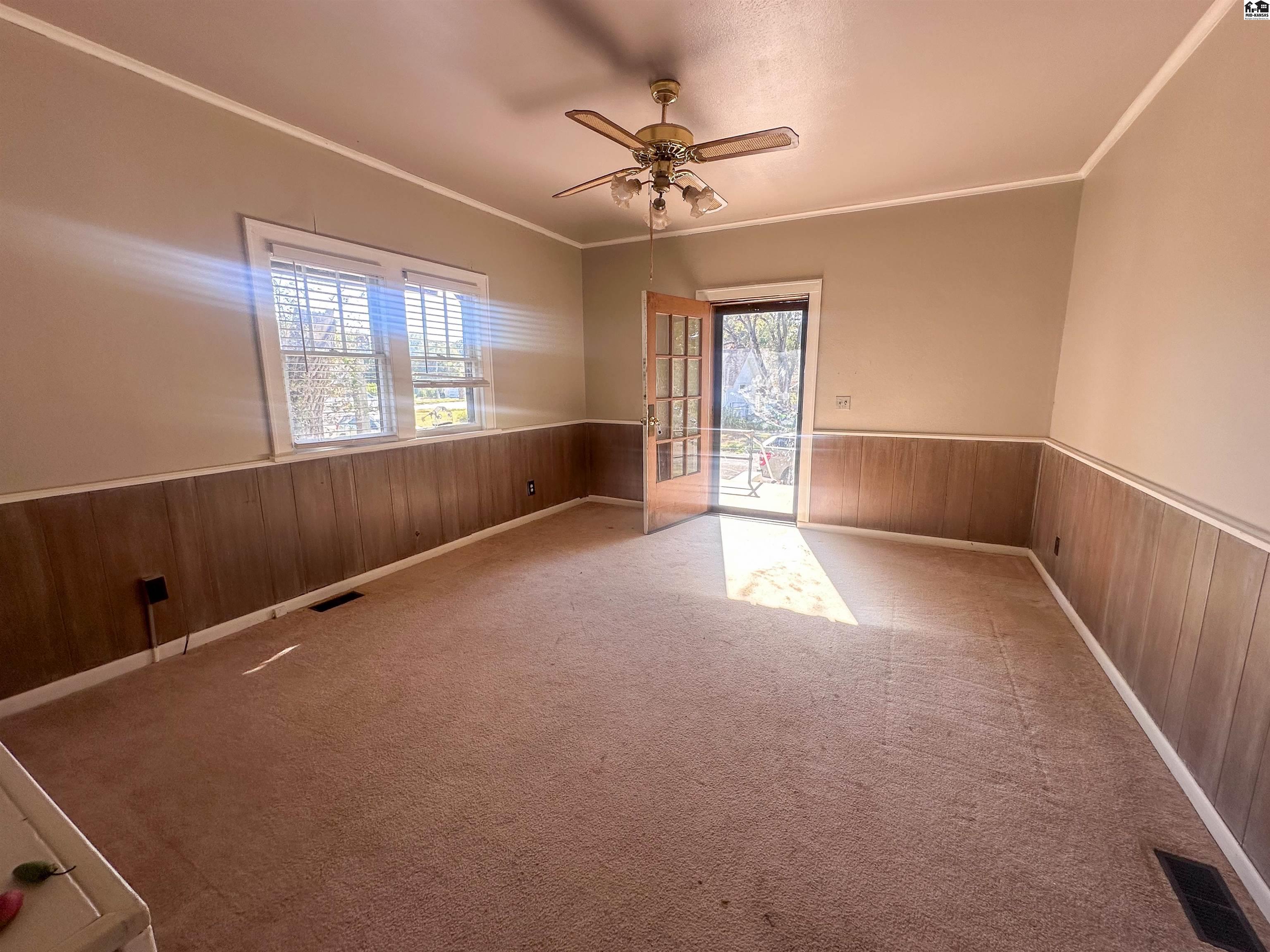 110 N Thompson St, Pratt, KS 67124