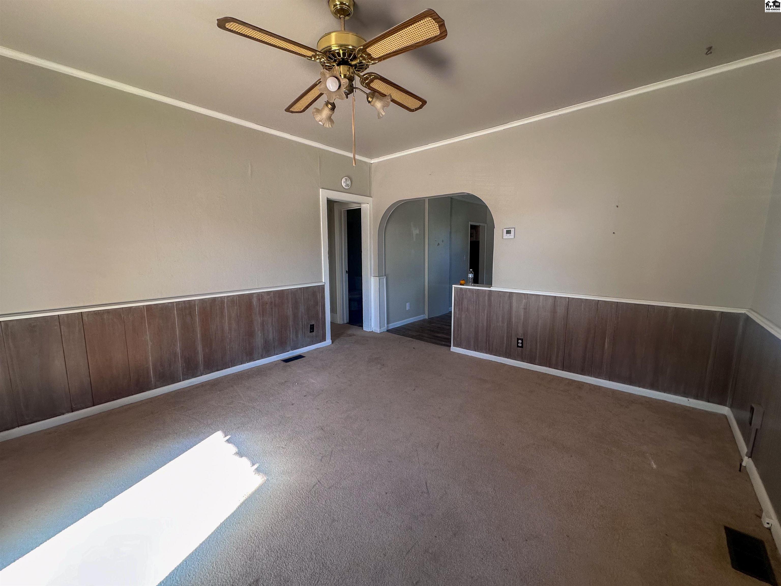 110 N Thompson St, Pratt, KS 67124
