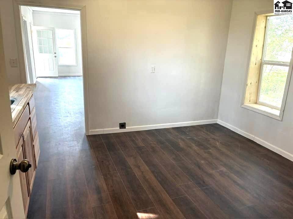 125 W 3rd St, Florence, KS 66851