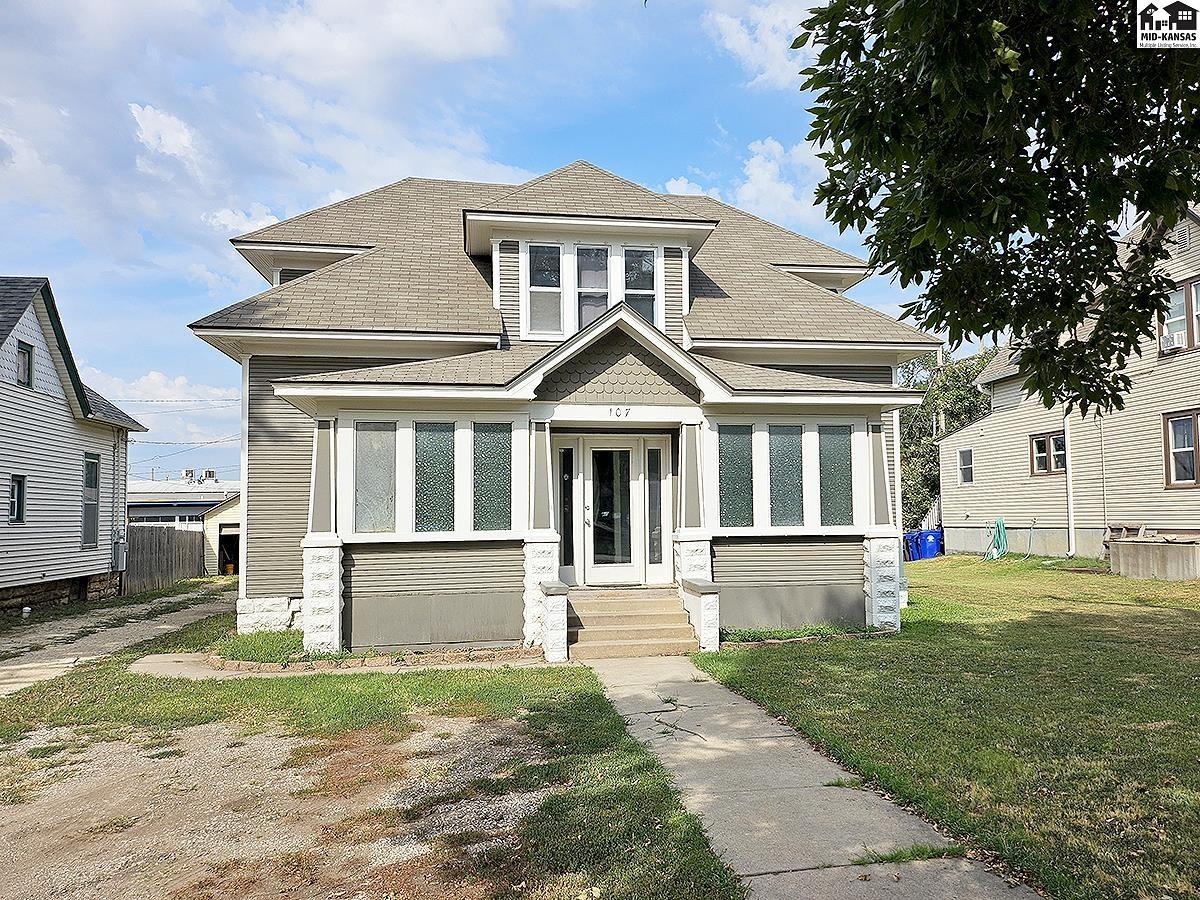 107 N Chestnut St, Mcpherson, KS 67460