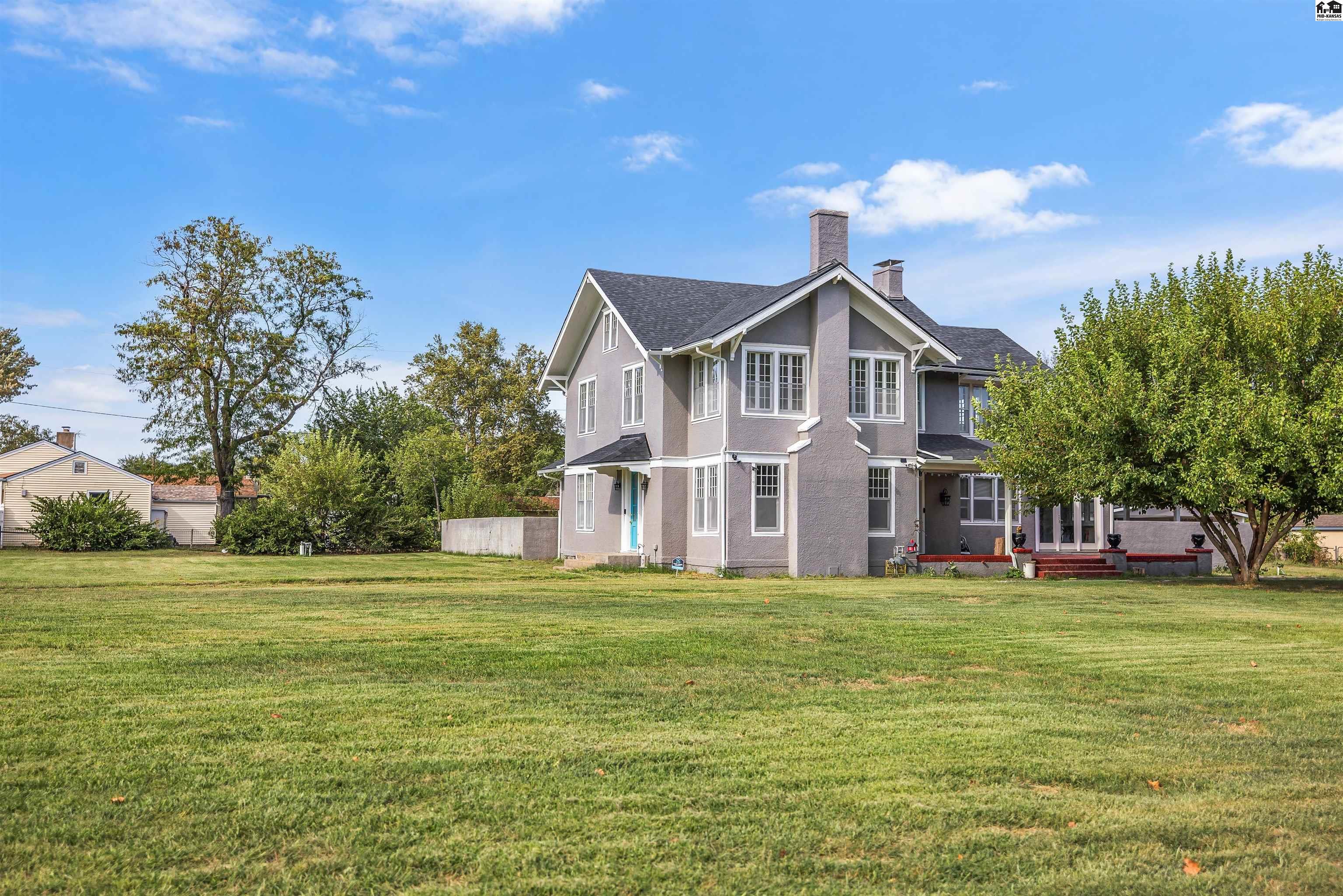 2100 N Monroe St, Hutchinson, KS 67502
