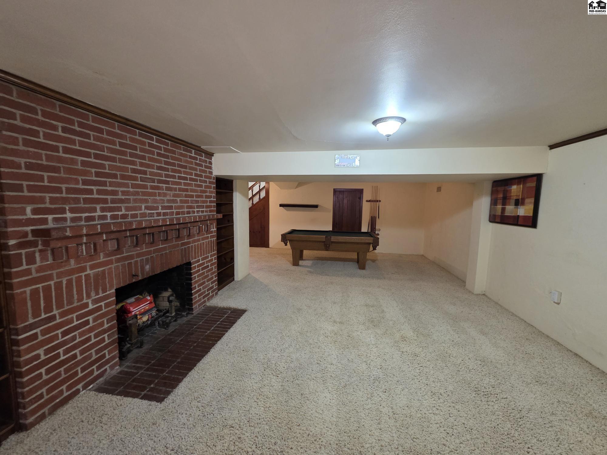 129 W 19th Ave, Hutchinson, KS 67502