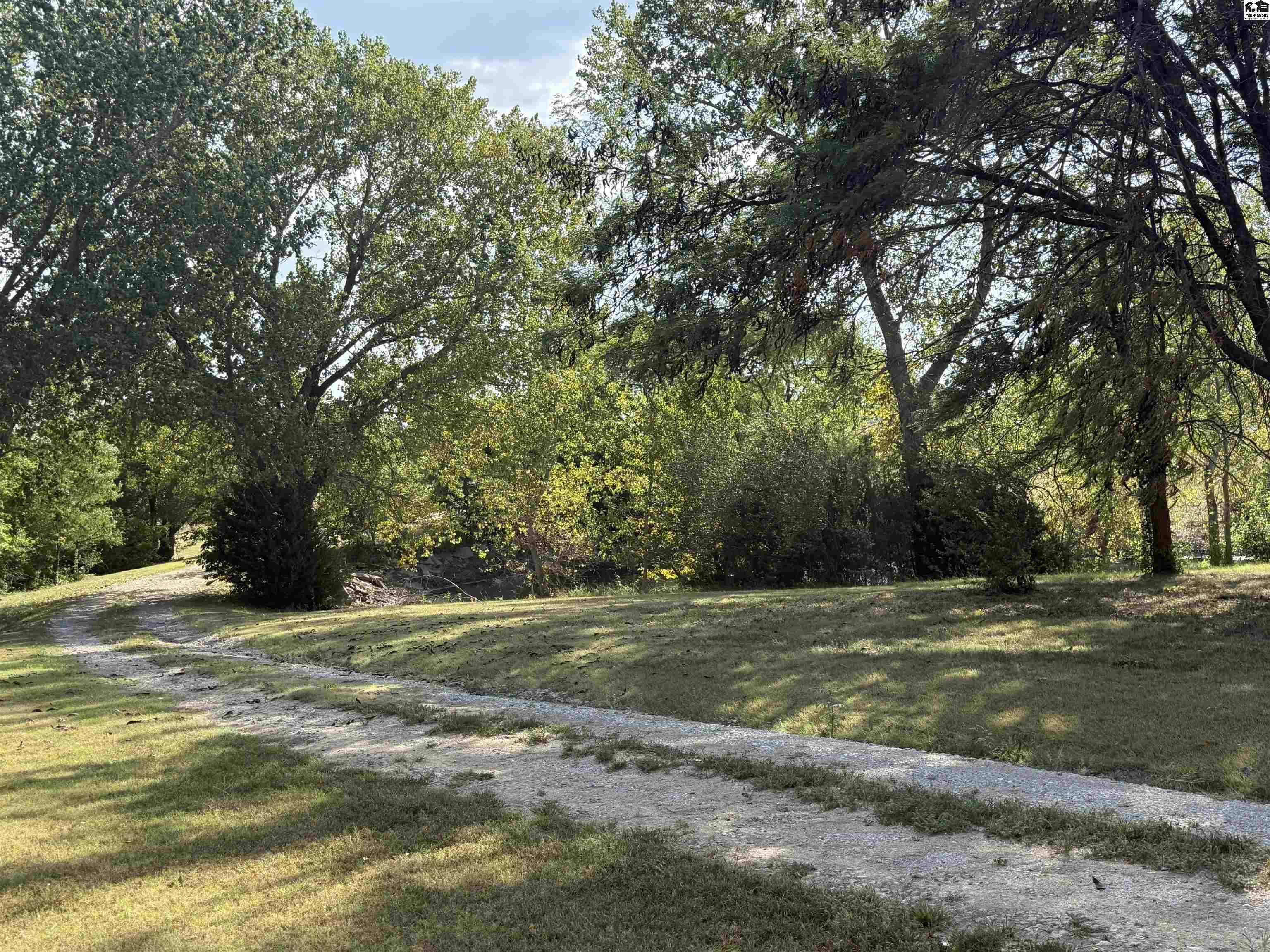 2047 18th Ave, Mcpherson, KS 67460