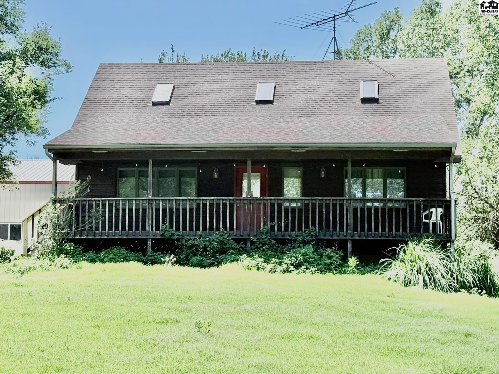 2047 18th Ave, Mcpherson, KS 67460