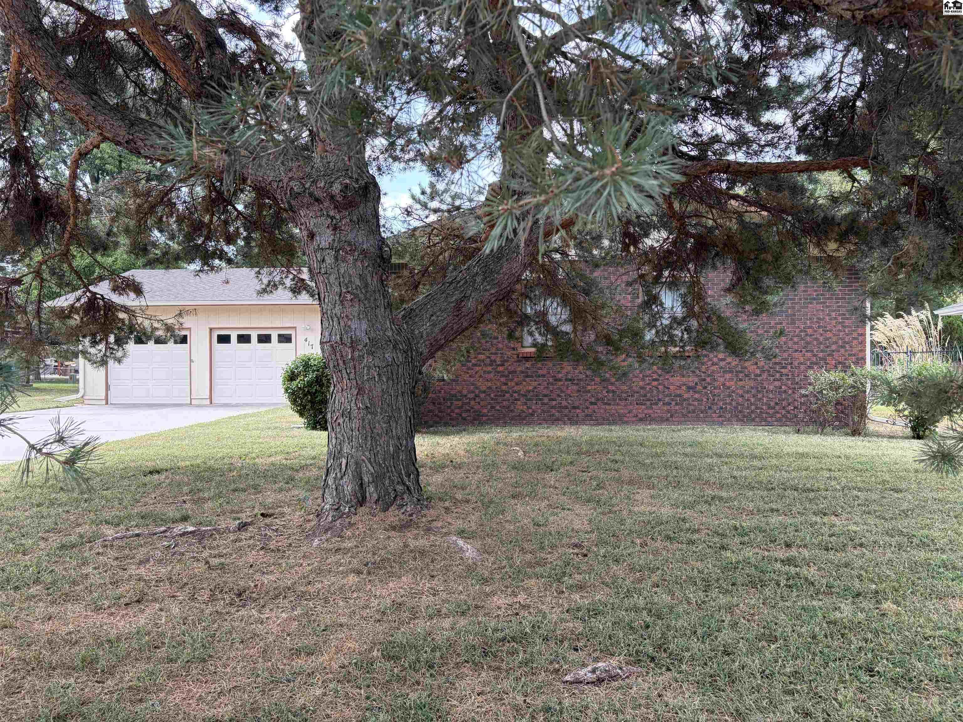 417 Liberty Dr, Mcpherson, KS 67460