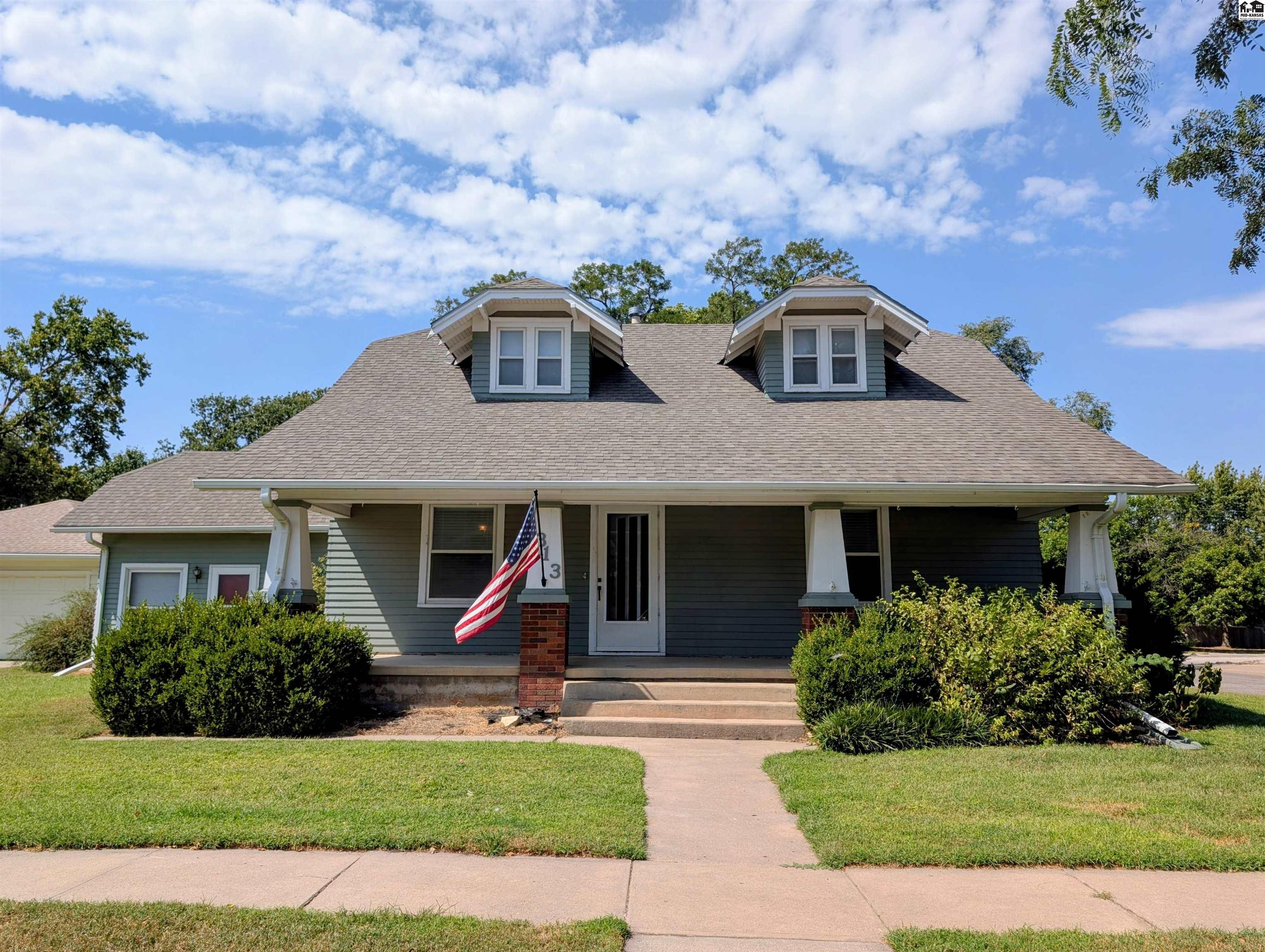 313 N Christian Ave, Moundridge, KS 67107