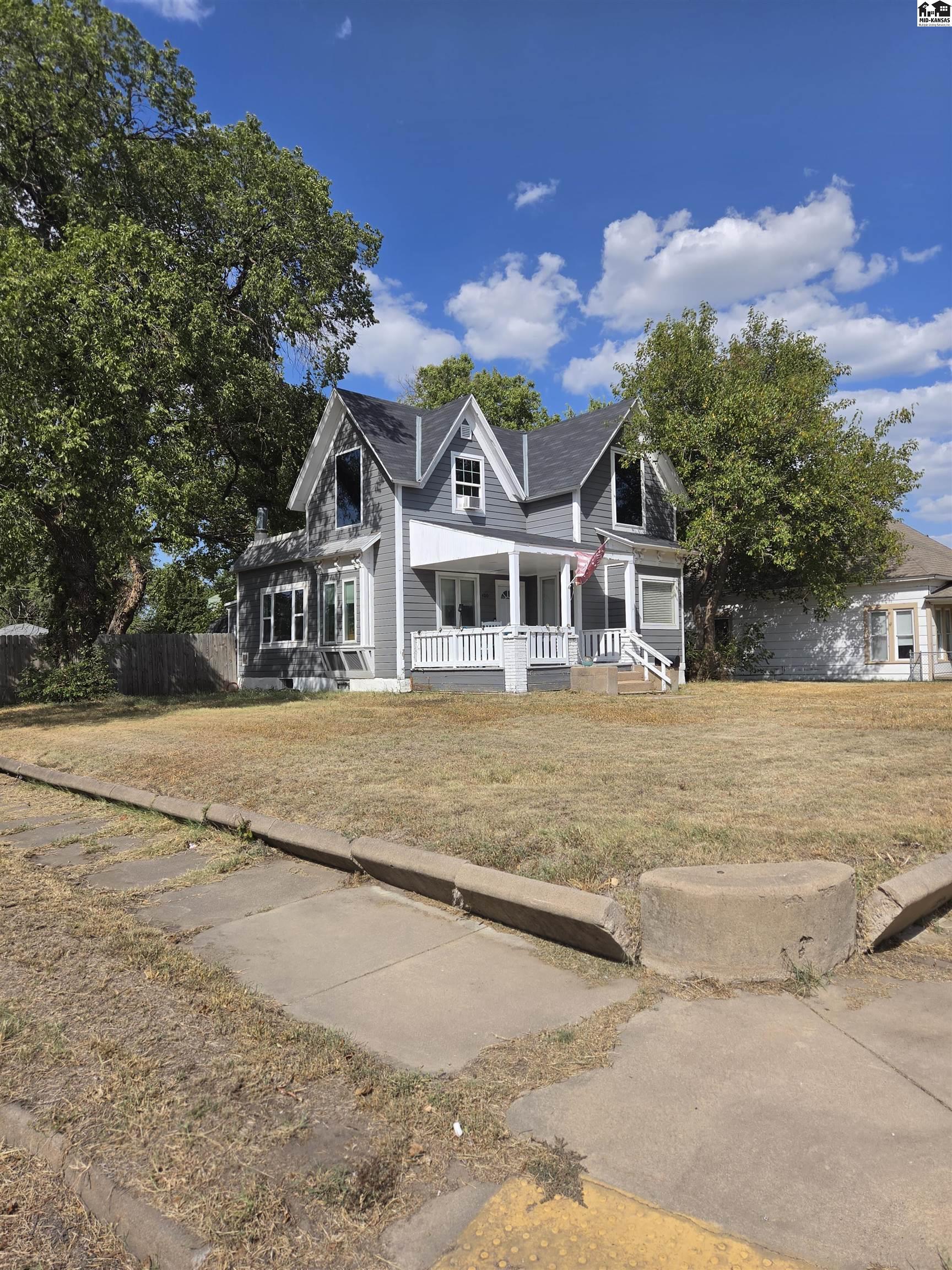 400 E 5th Ave, Hutchinson, KS 67501