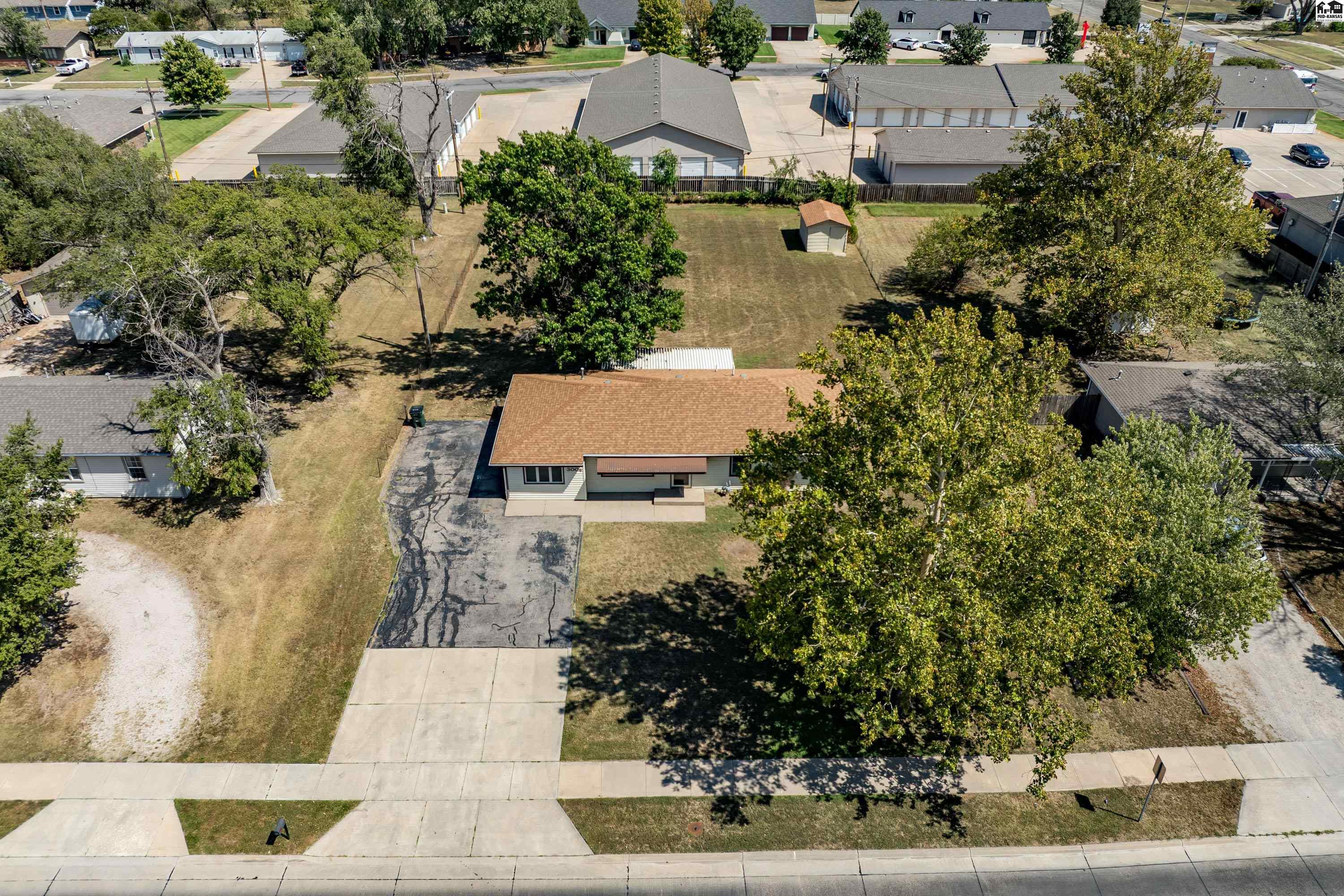 3004 N Waldron, Hutchinson, KS 67502