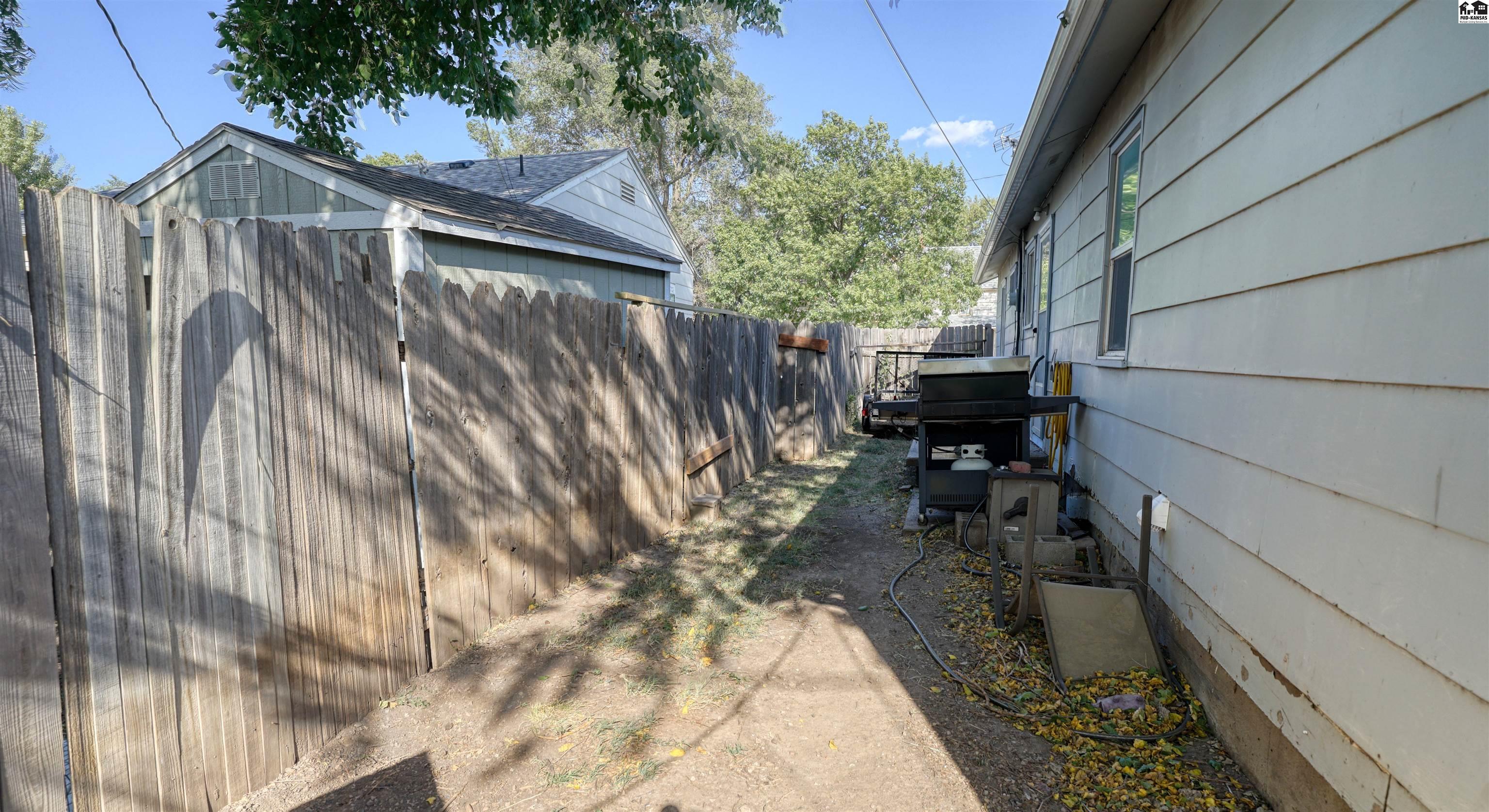 415 E Avenue A, Mcpherson, KS 67460