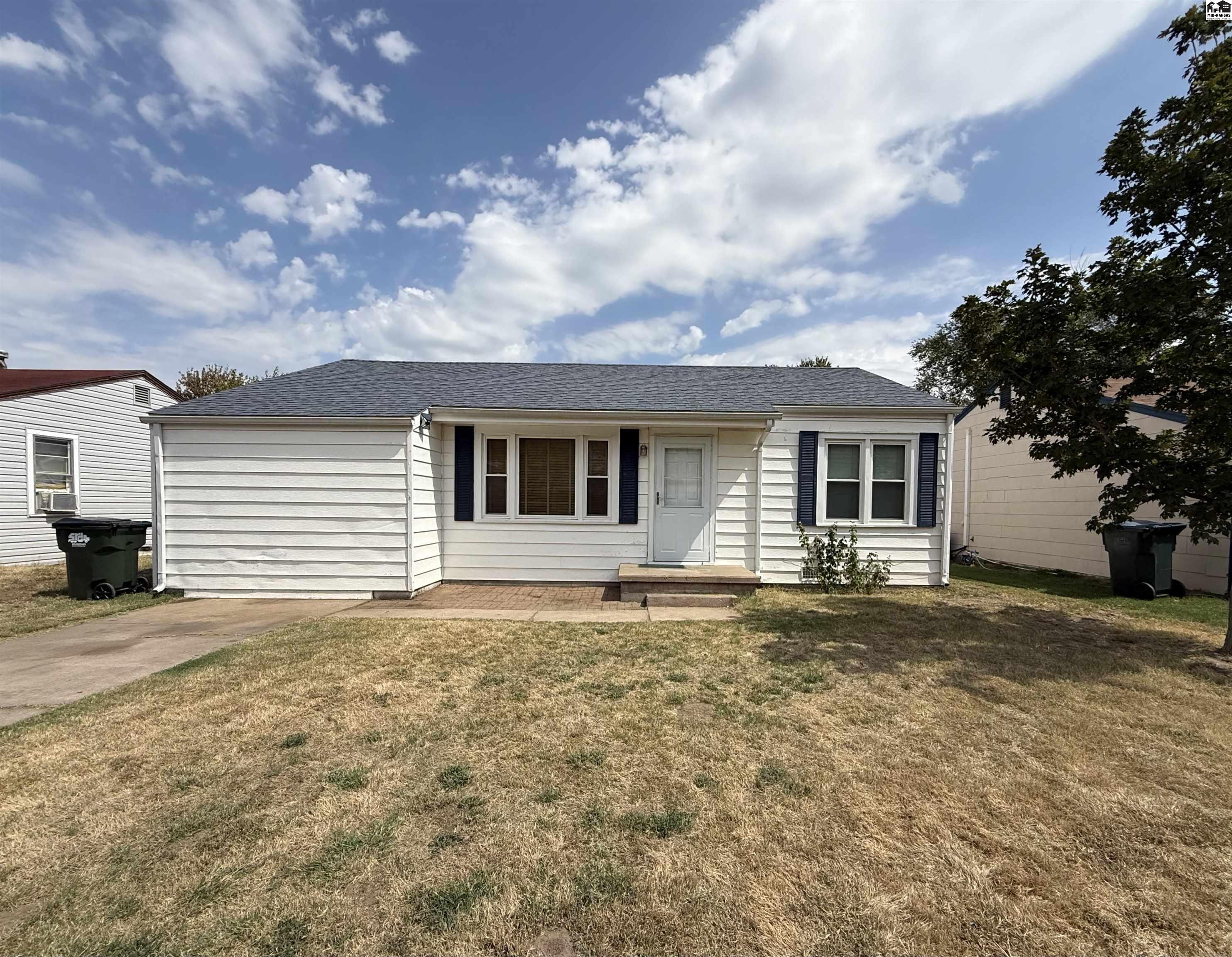 1410 N Orchard Ave, Hutchinson, KS 67501
