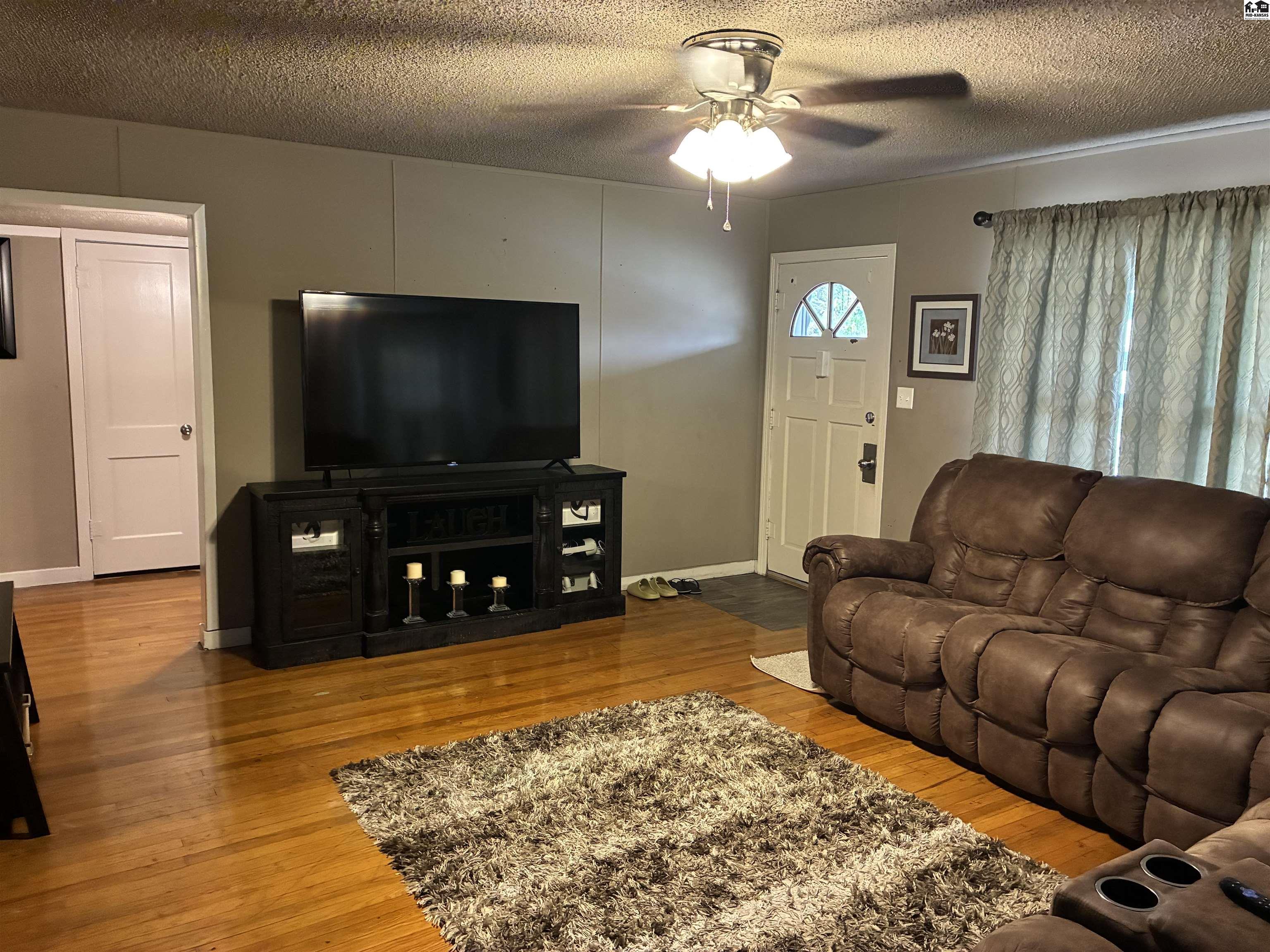 1019 S Chestnut, Mcpherson, KS 67460