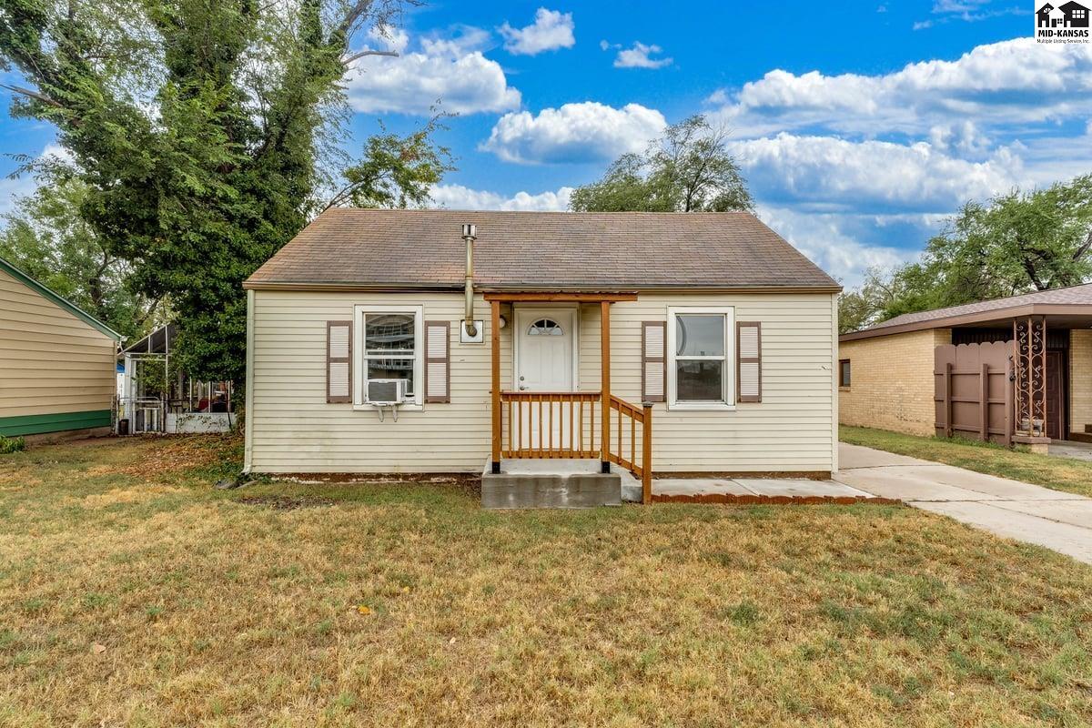 713 E 11th Ave, Hutchinson, KS 67501