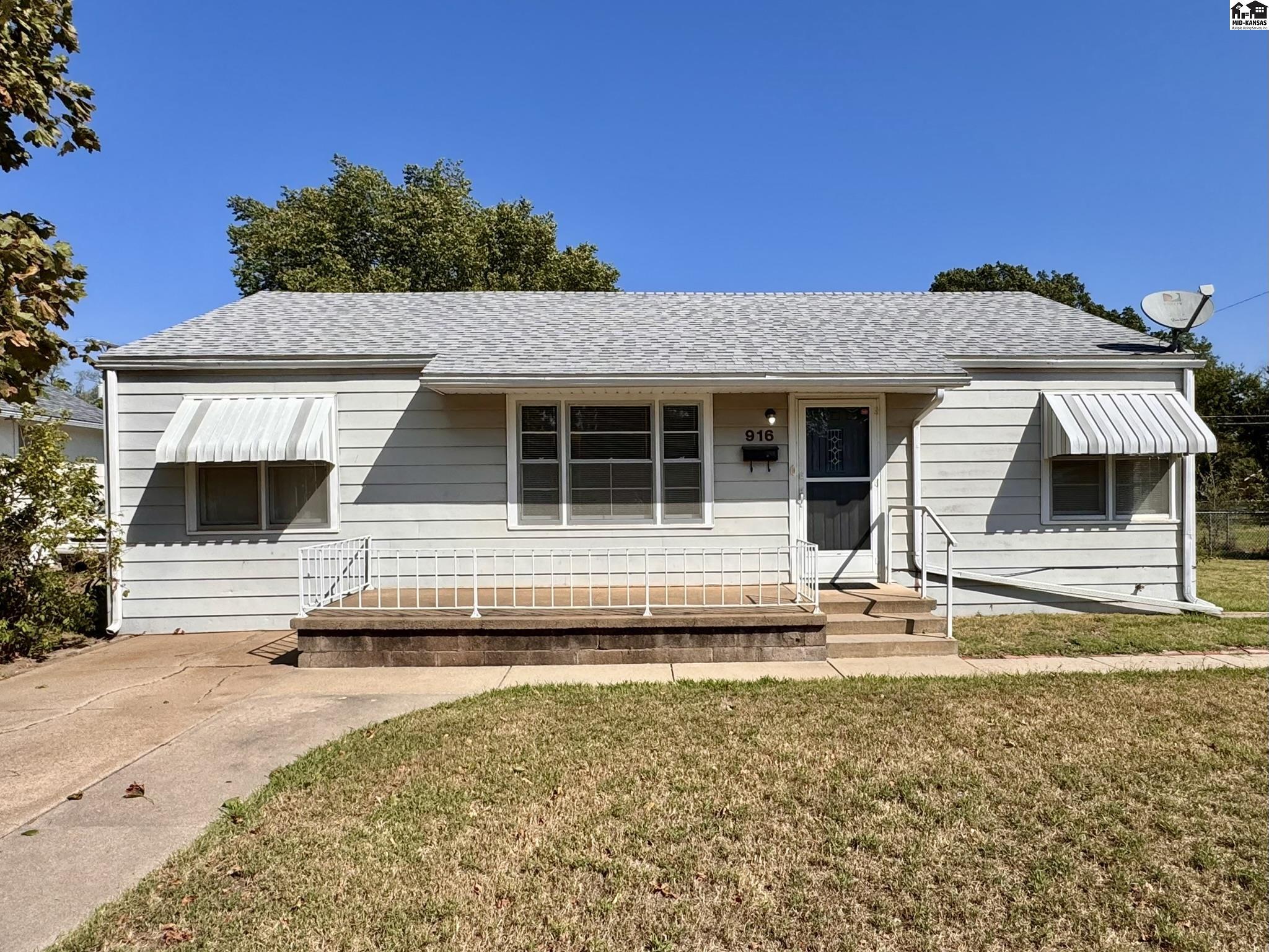916 E 8th Ave, Hutchinson, KS 67501