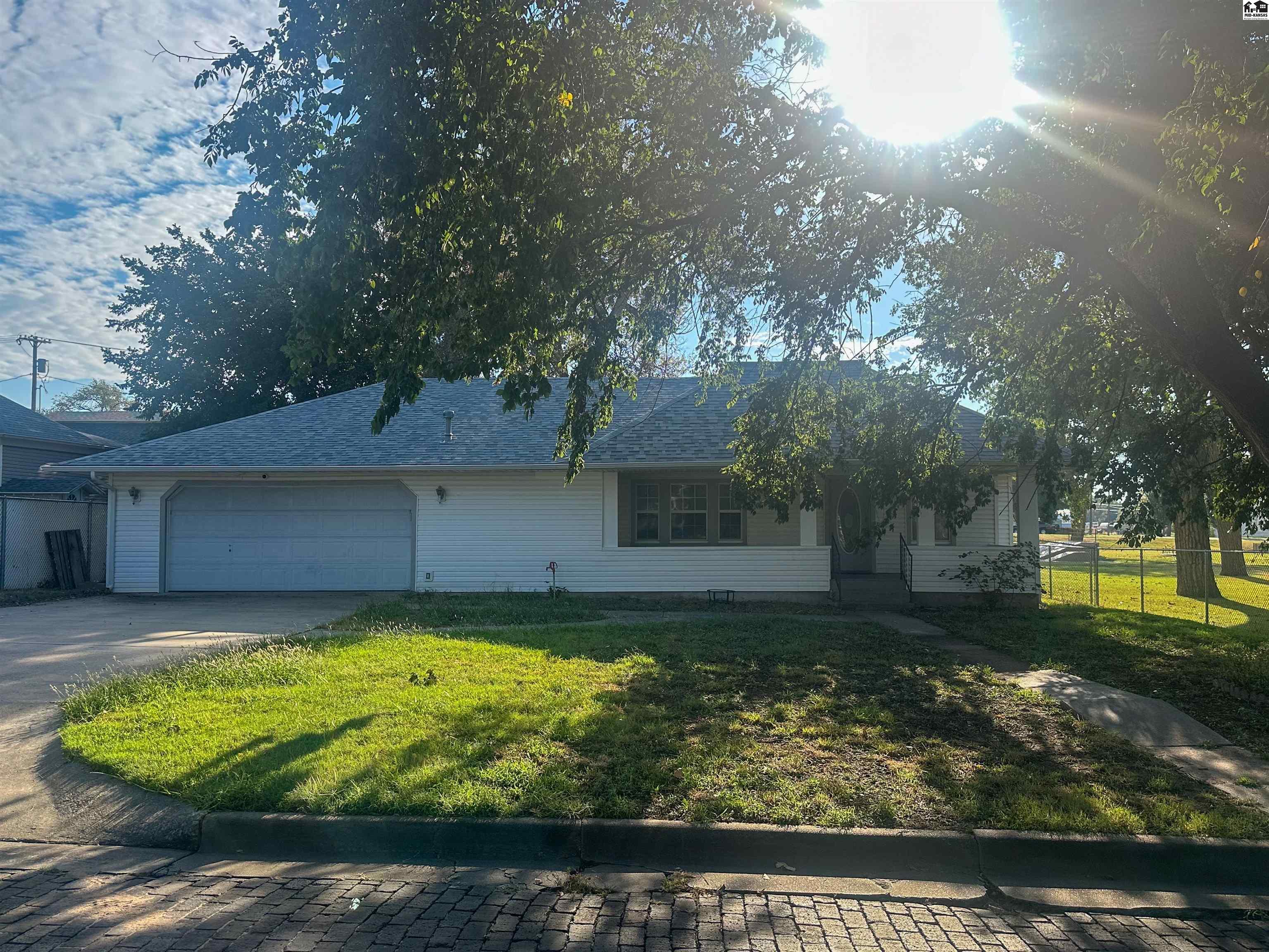 808 S Jackson St, Pratt, KS 67124