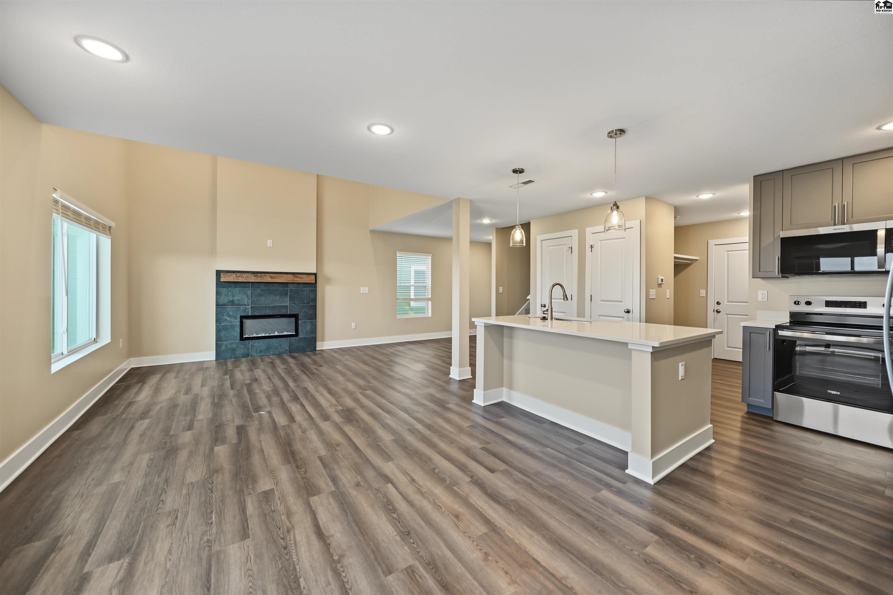 1224 Steve Hawley, Salina, KS 67401