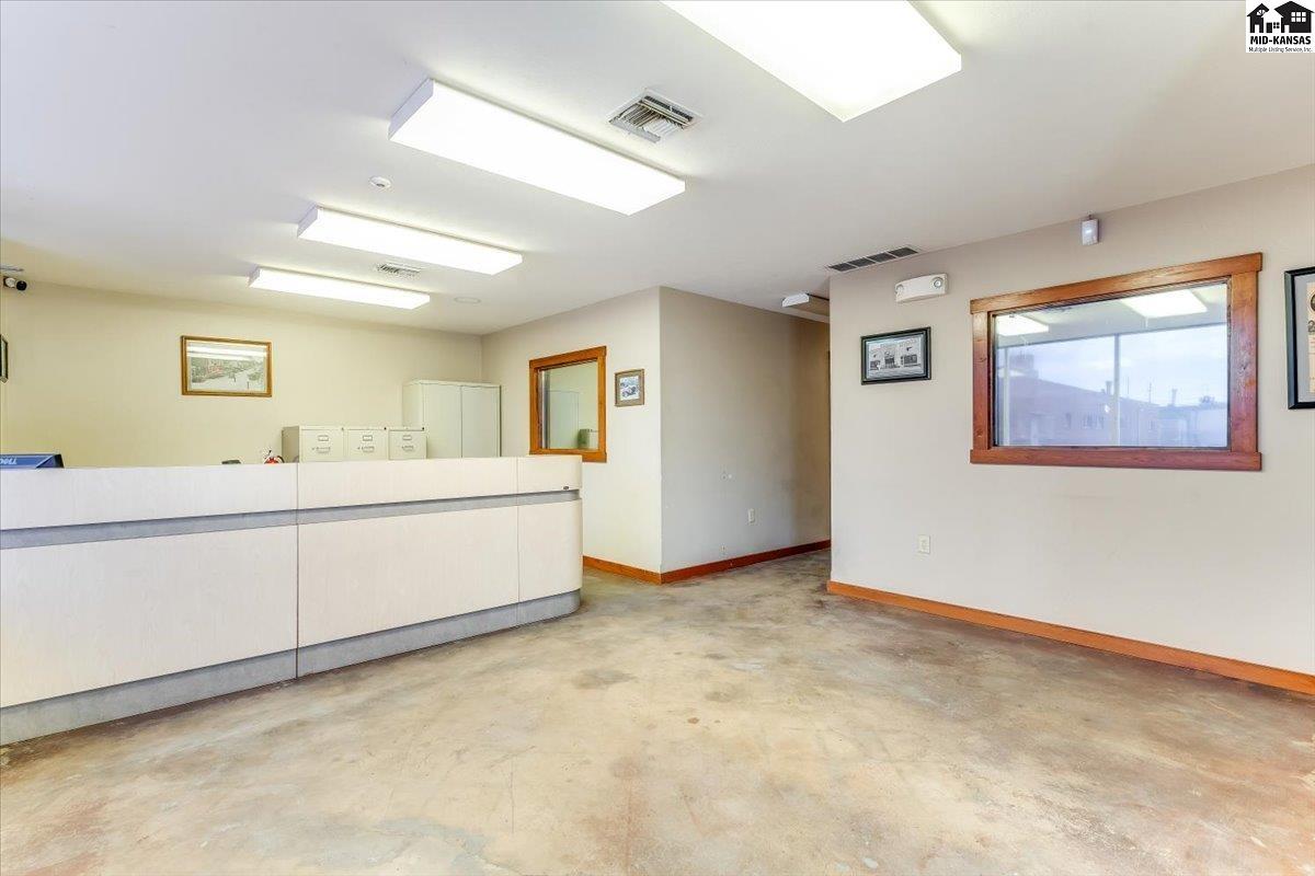 104 E 4th Ave #110 E. 4th Ave, Hutchinson, KS 67501