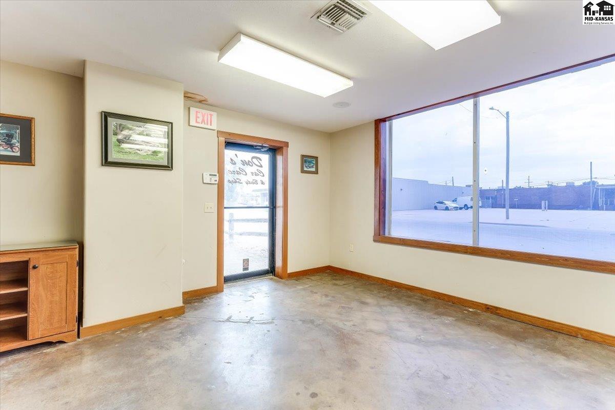 104 E 4th Ave #110 E. 4th Ave, Hutchinson, KS 67501