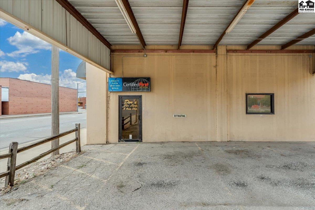 104 E 4th Ave #110 E. 4th Ave, Hutchinson, KS 67501