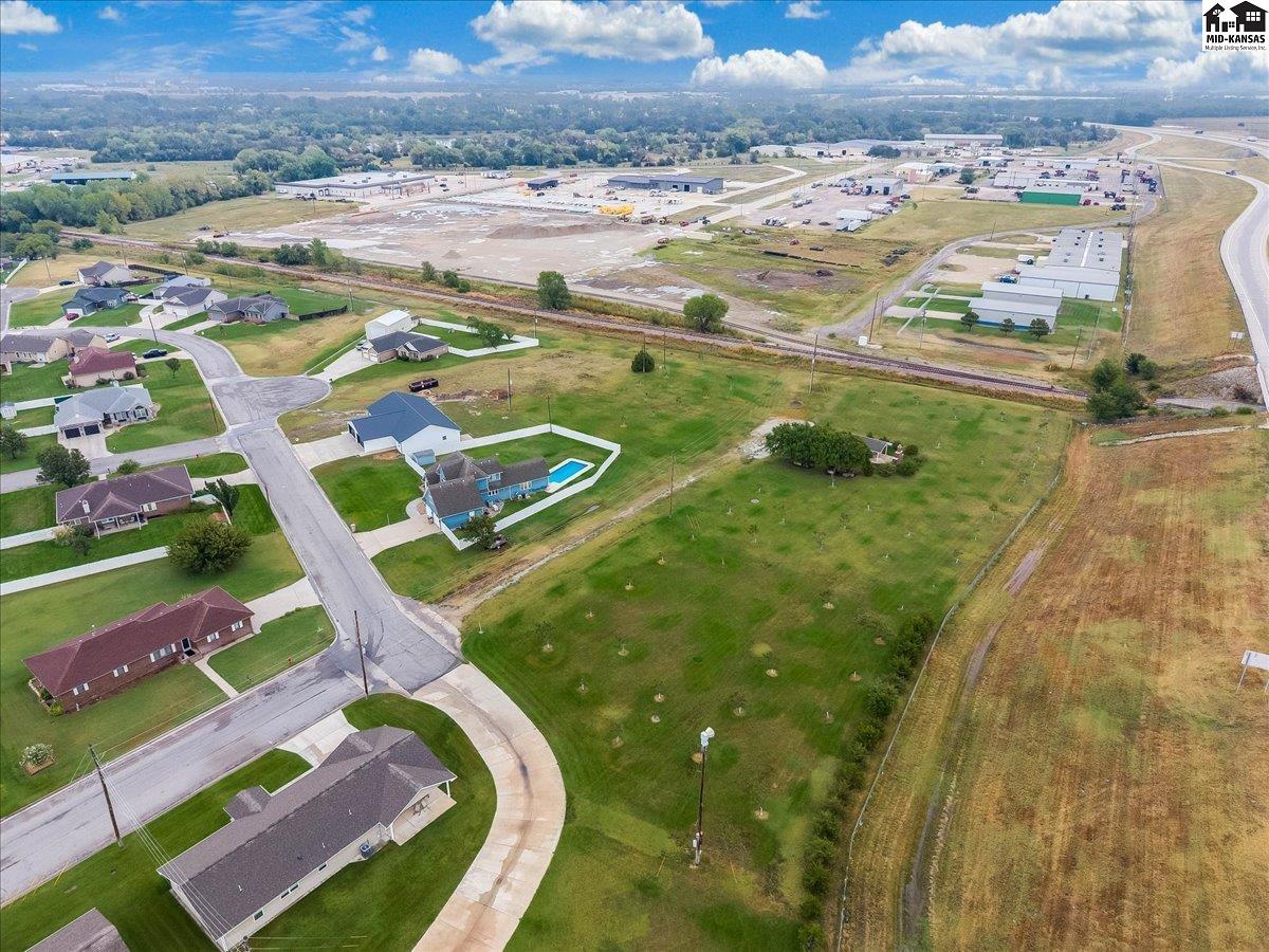 85 E Des Moines Ave, South Hutchinson, KS 67505