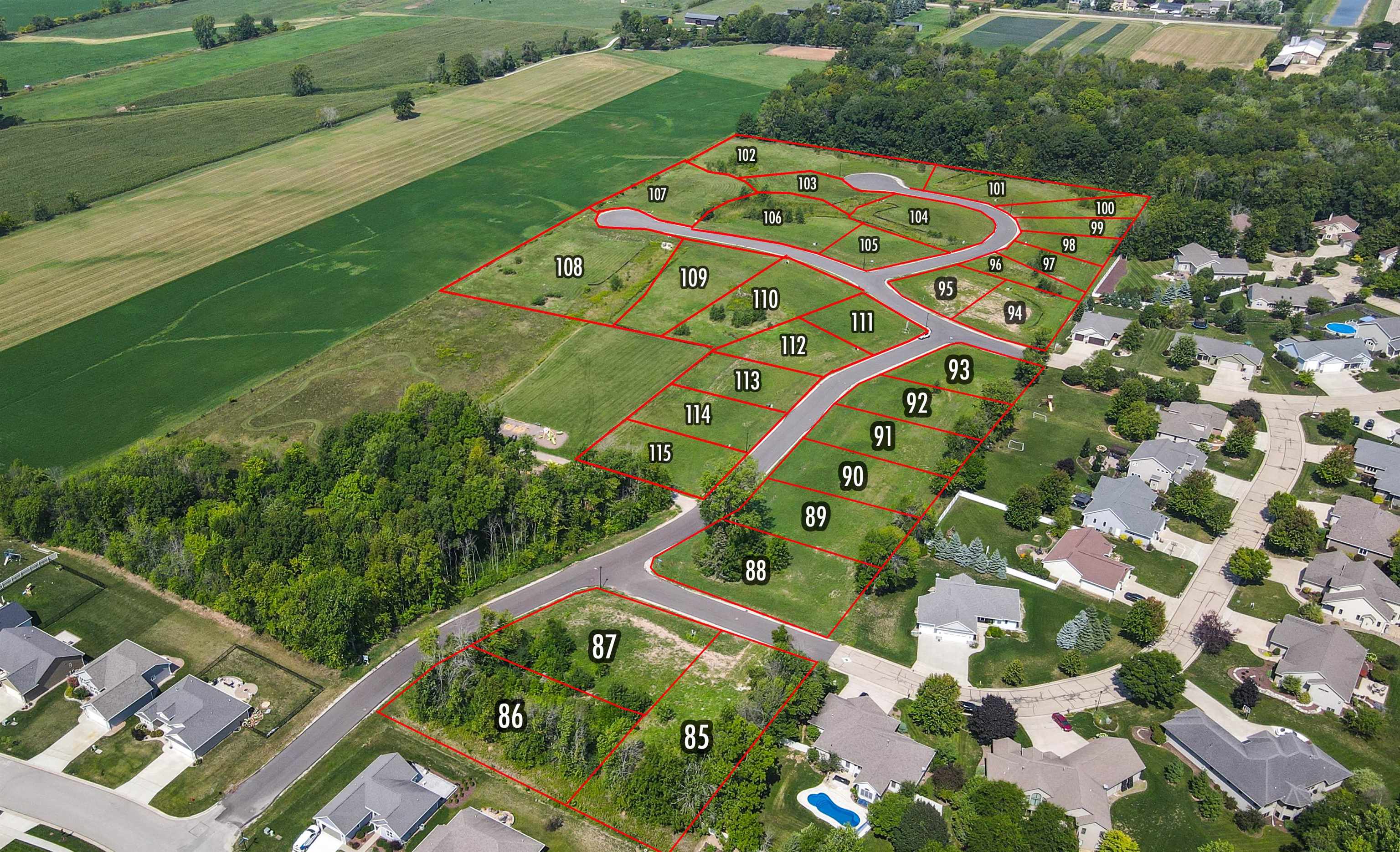 Madi Ct #103, Menasha, WI 54952