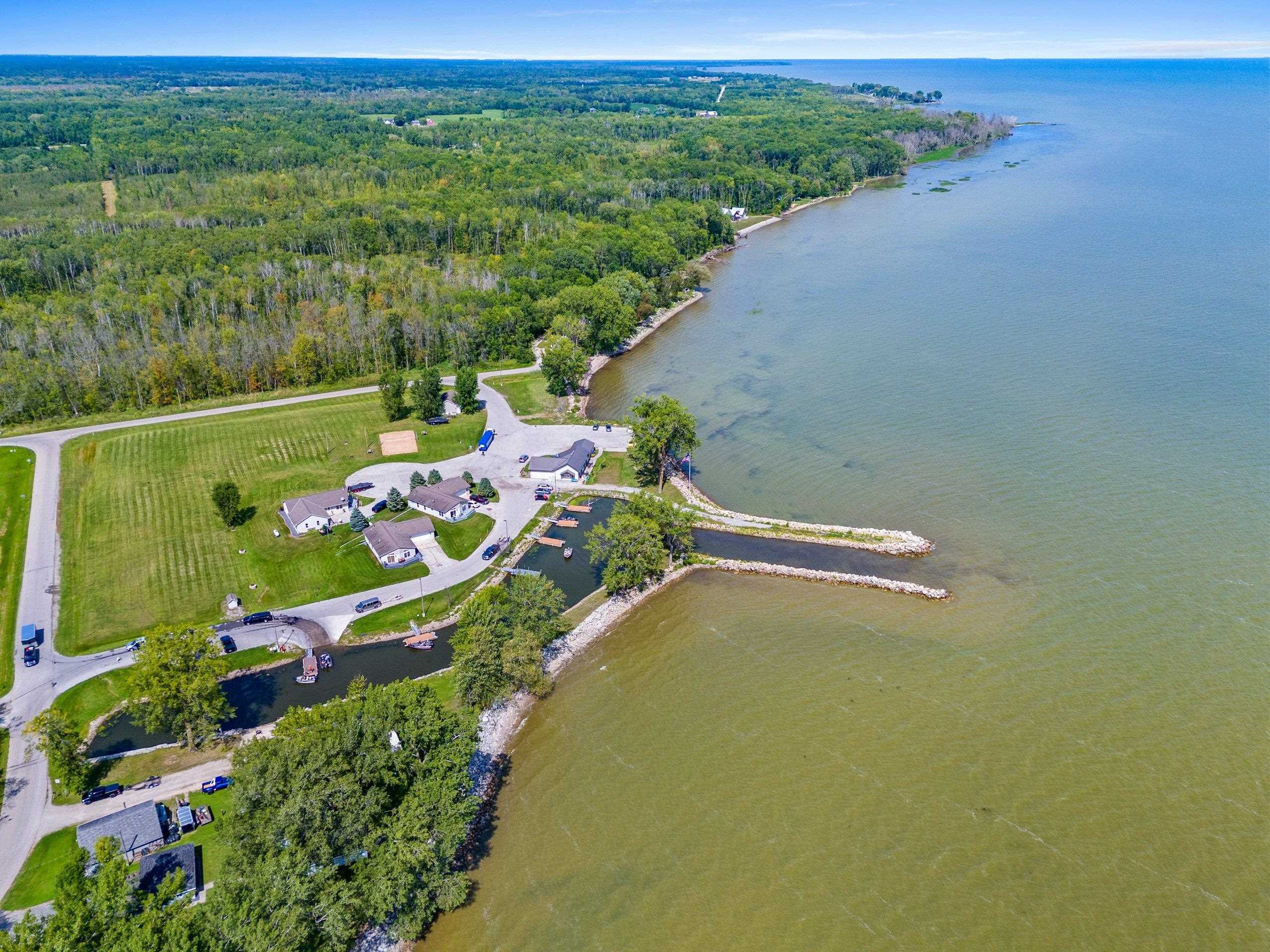 Cottage Rd #20, Little Suamico, WI 54141