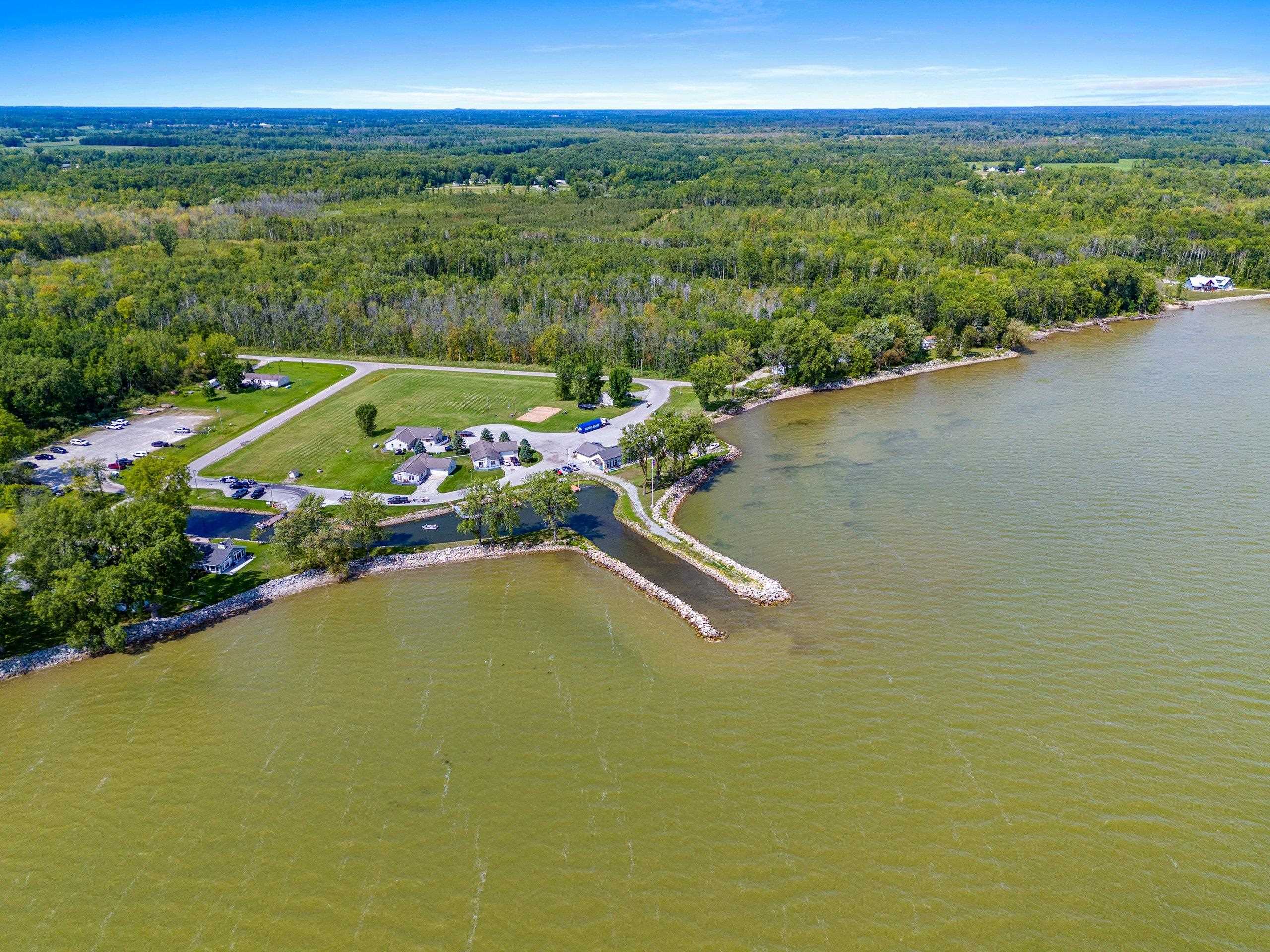 Cottage Rd #20, Little Suamico, WI 54141