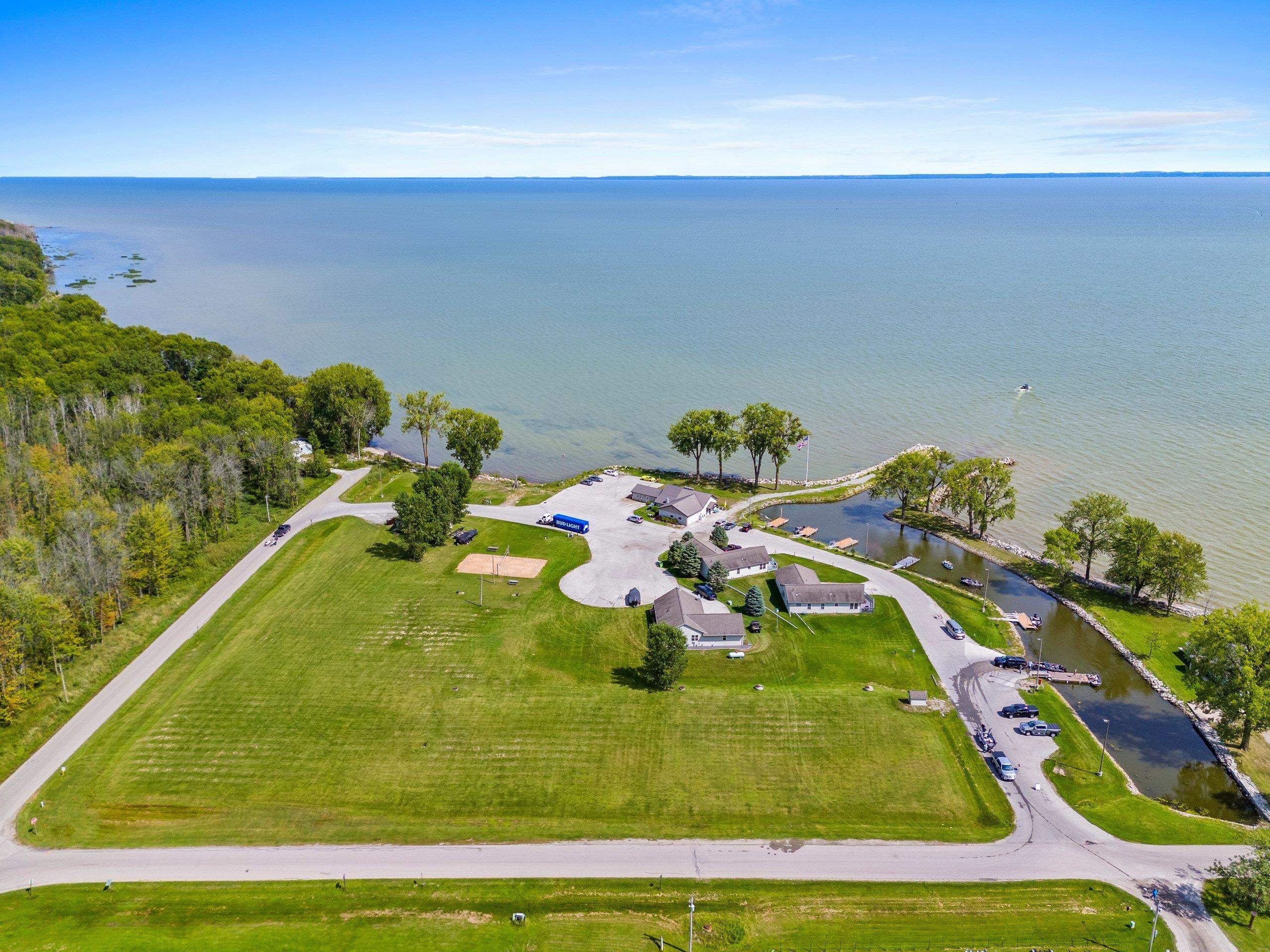 Cottage Rd #20, Little Suamico, WI 54141